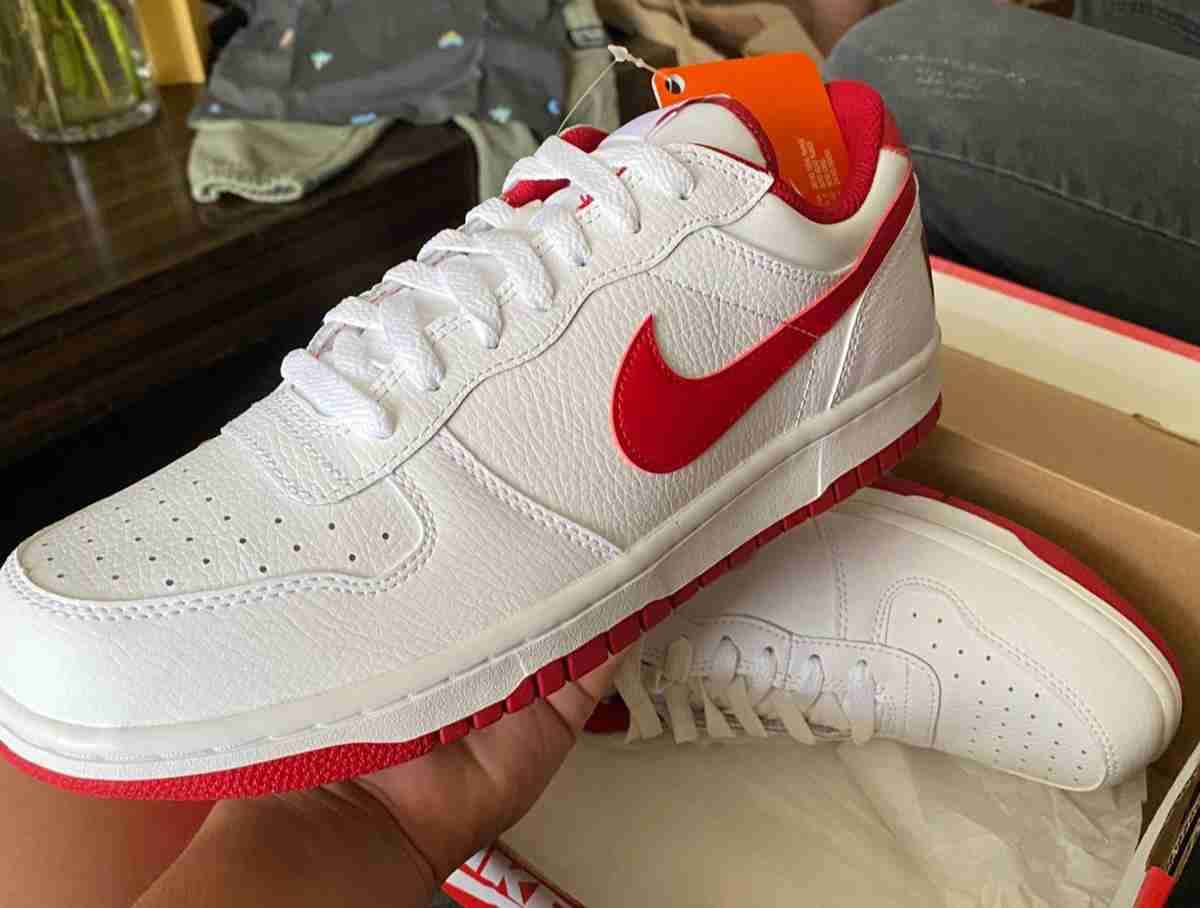 Zapatillas nike original blancas con logo rojo