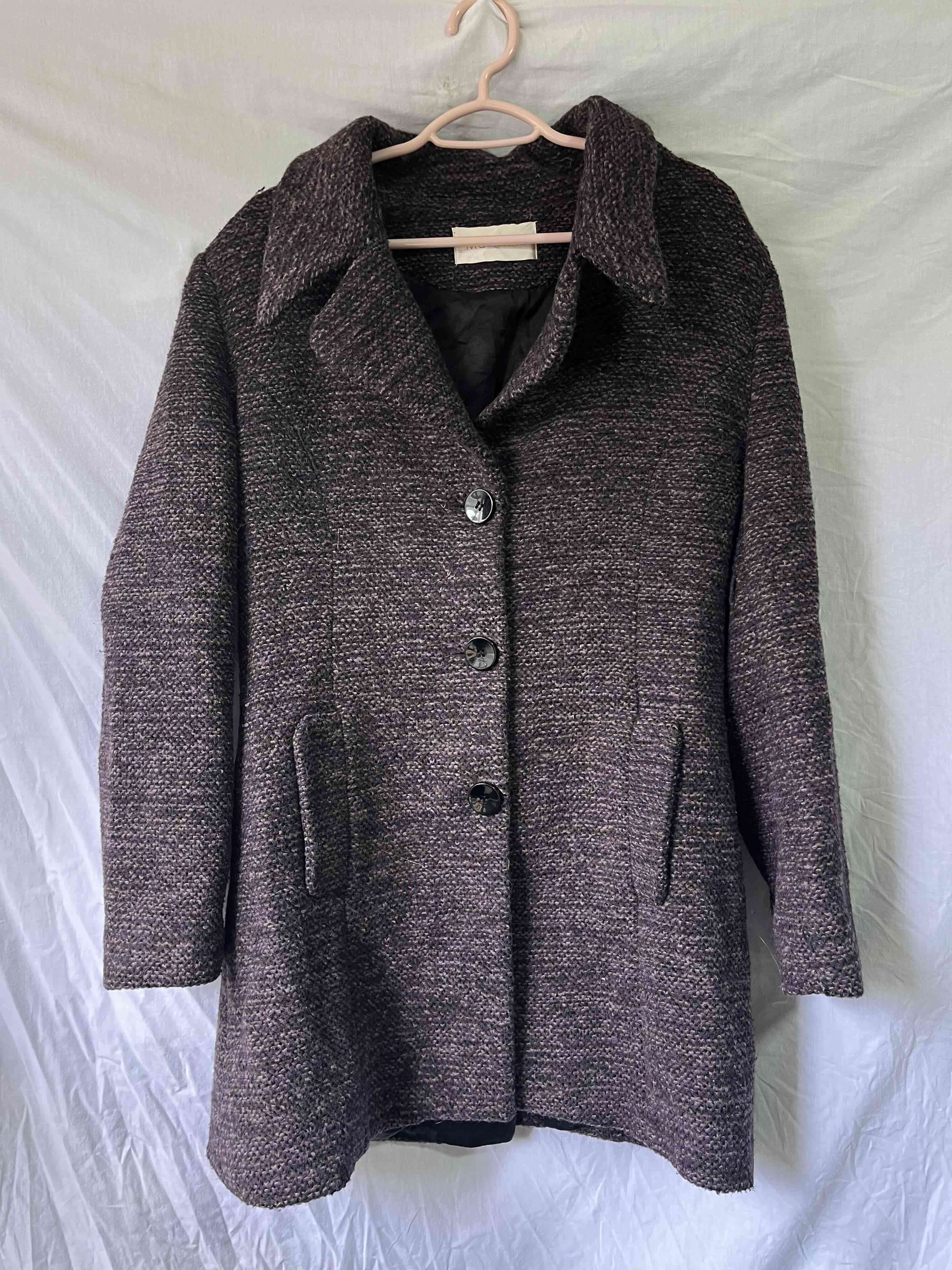 Abrigo gris oscuro de lana