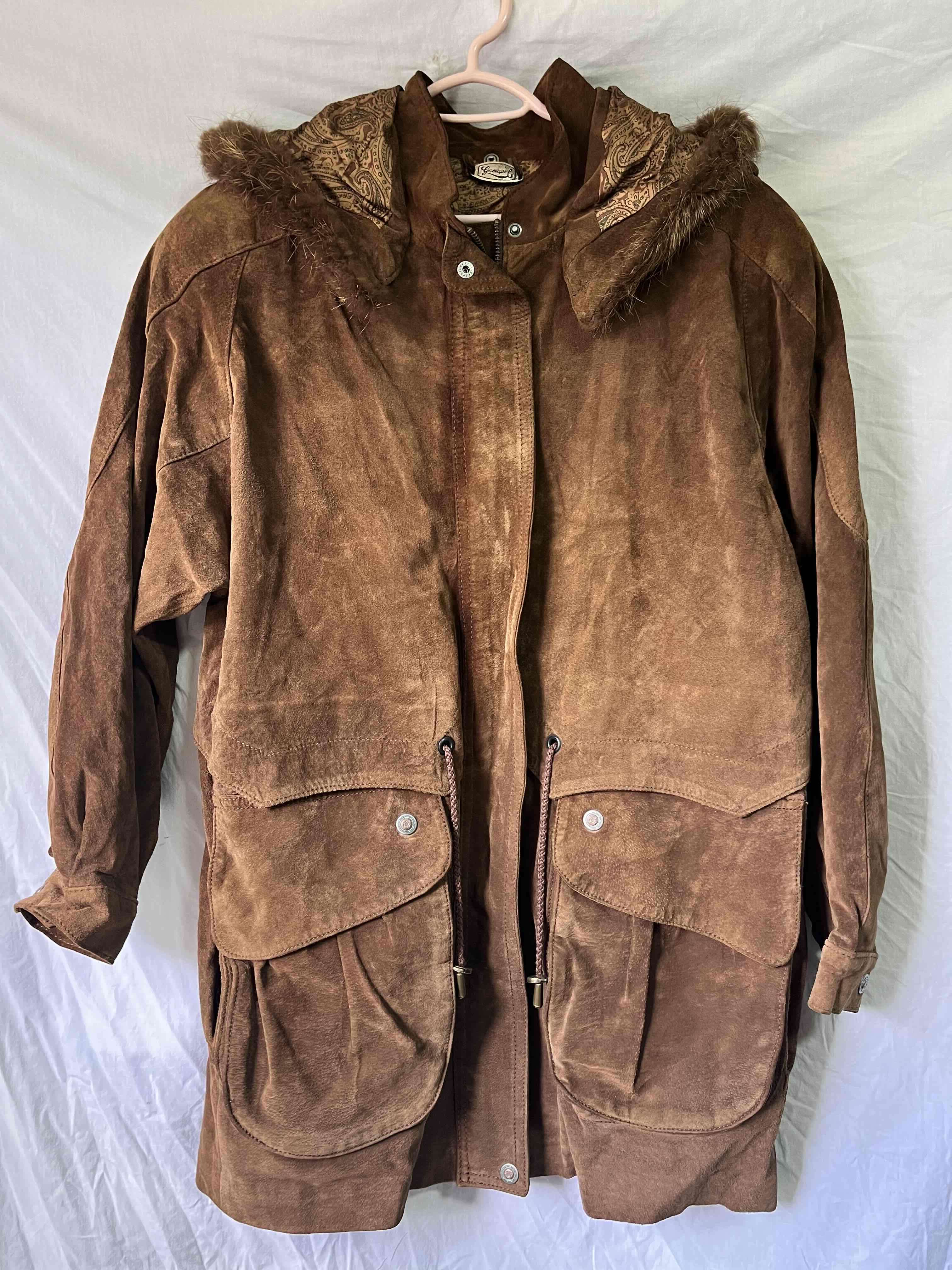 Abrigo de gamuza marrón