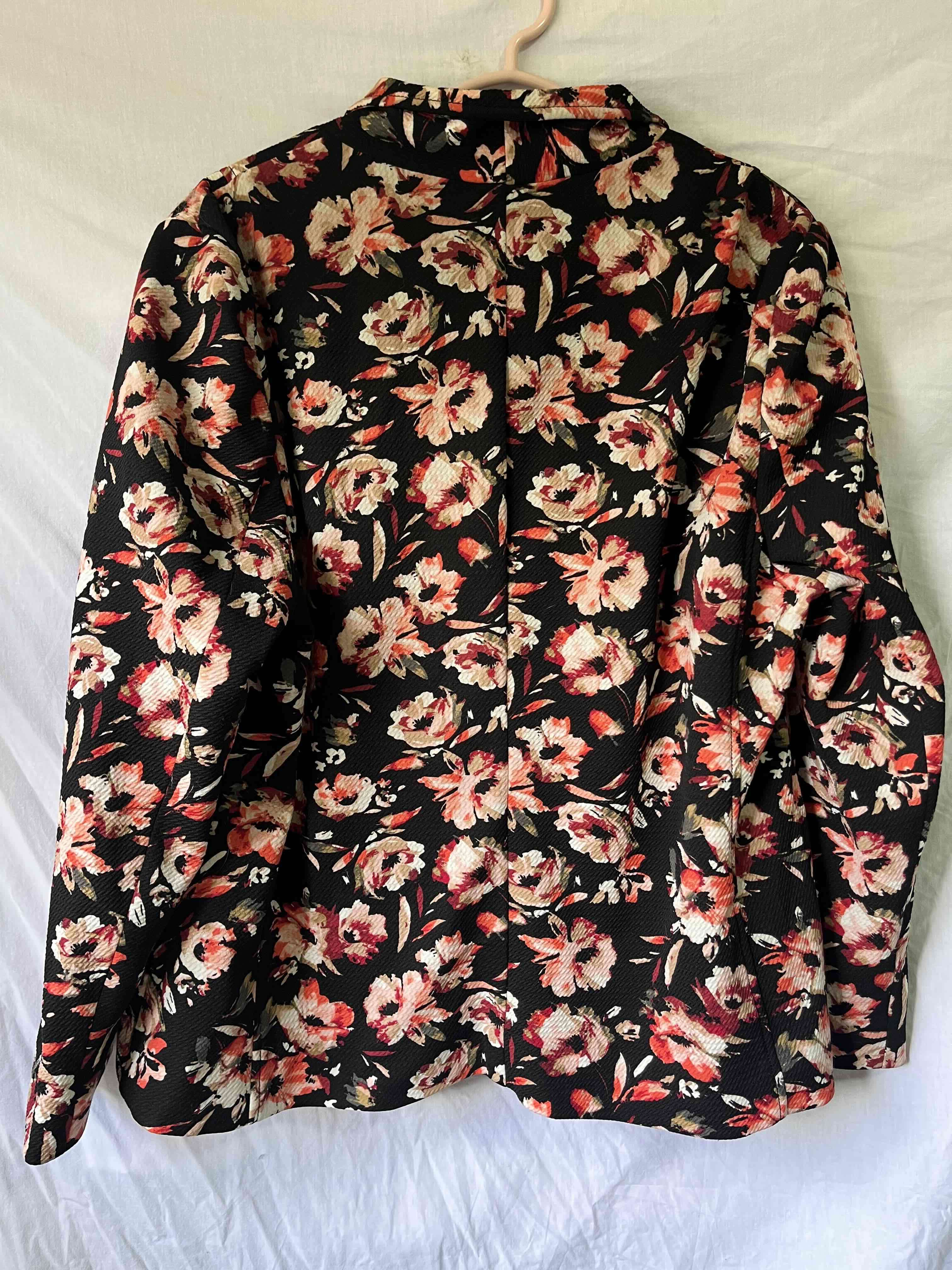 Blazer floral negro mujer - miniatura 2