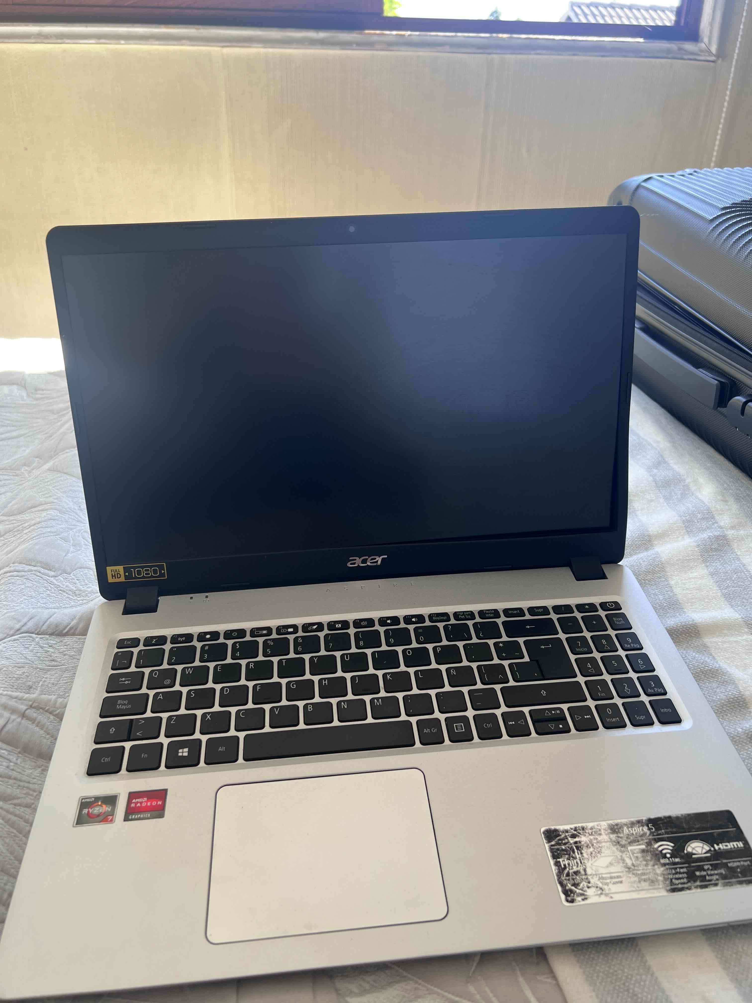 Acer Aspire 5 Ryzen 7 16GB RAM SSD – Detalle en bi - miniatura 2