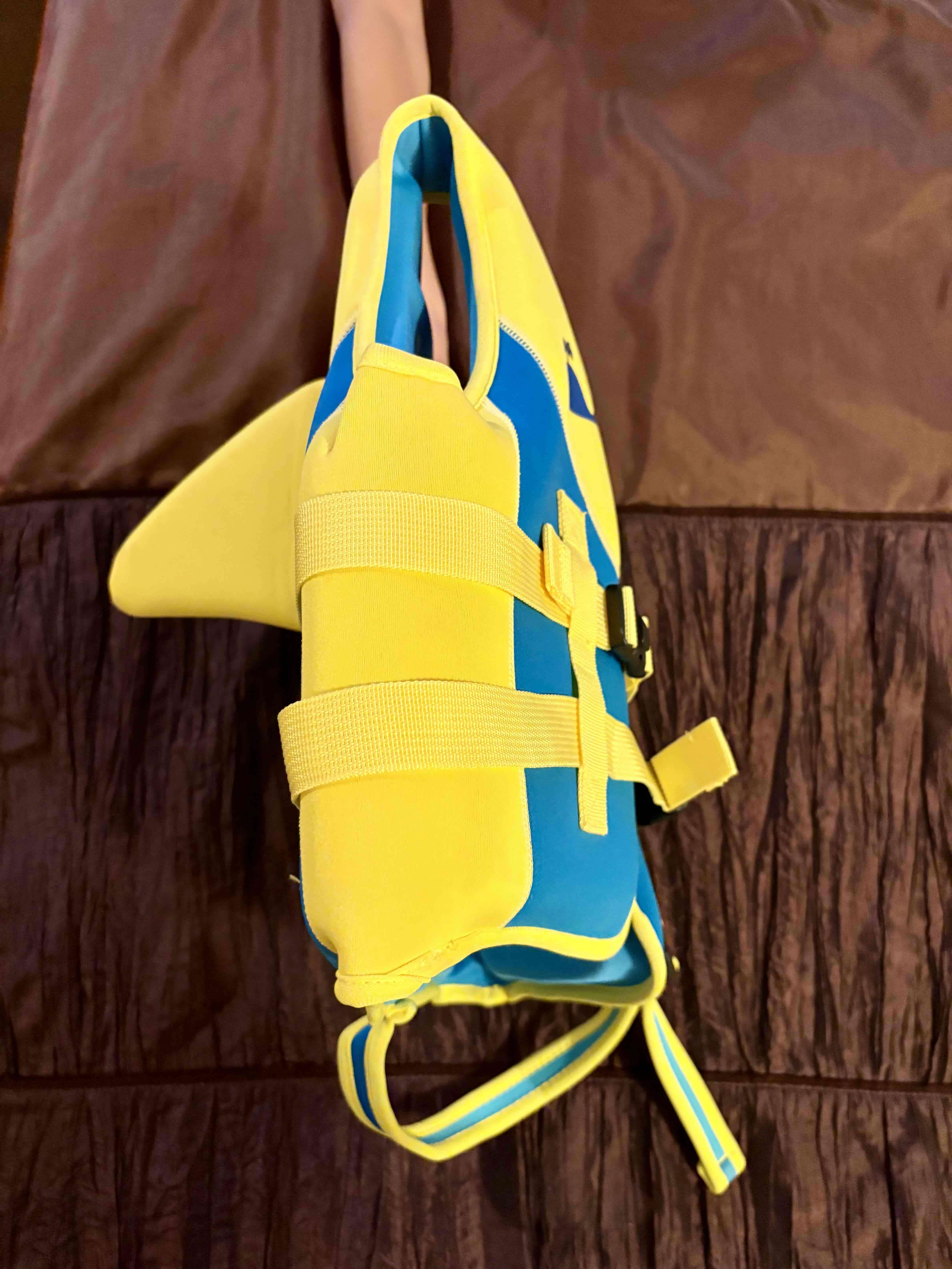 Chaleco salvavidas infantil amarillo y azul - miniatura 4