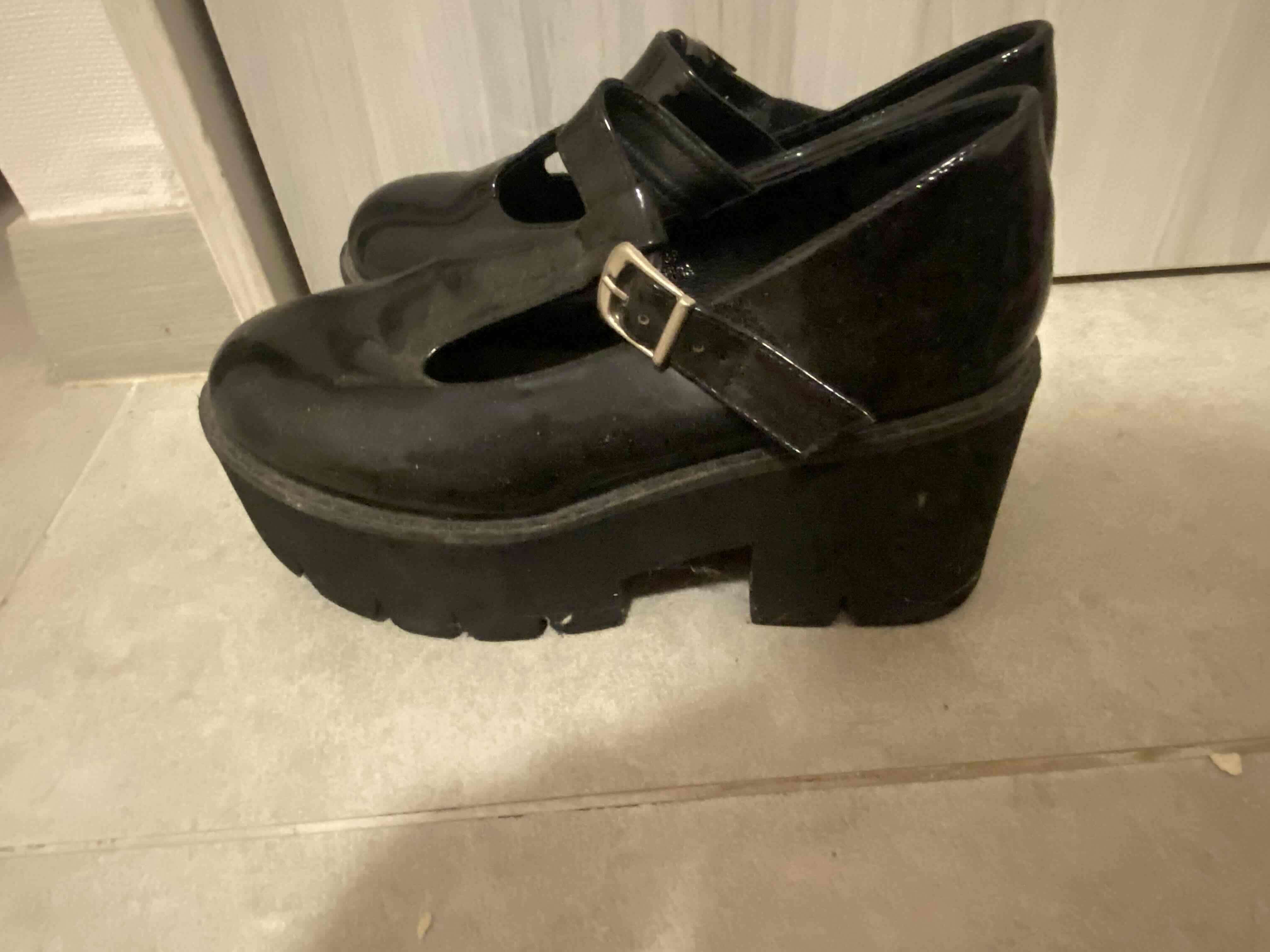 Zapatos negros de charol con plataforma - miniatura 3