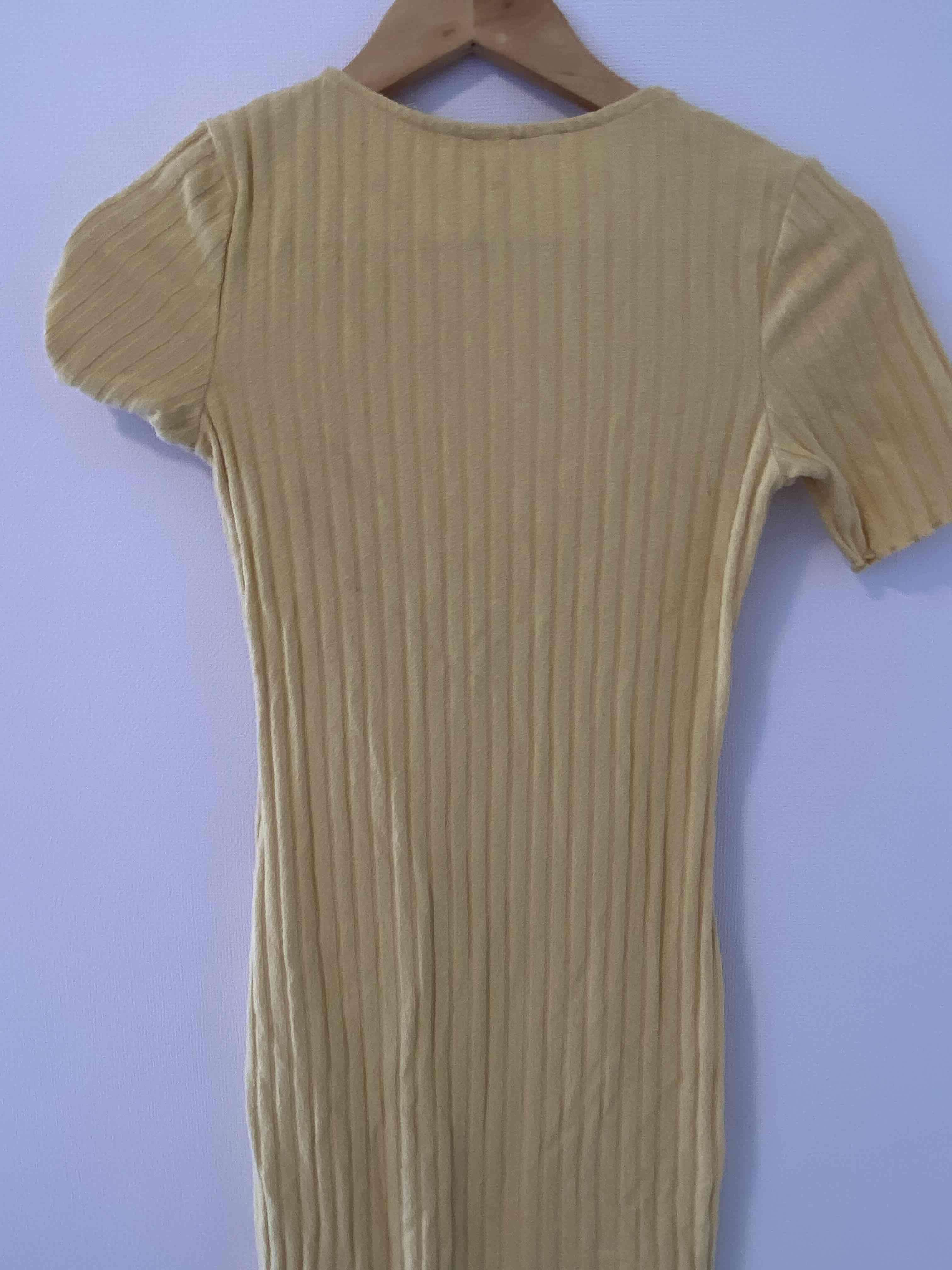 Vestido amarillo con botones - miniatura 5