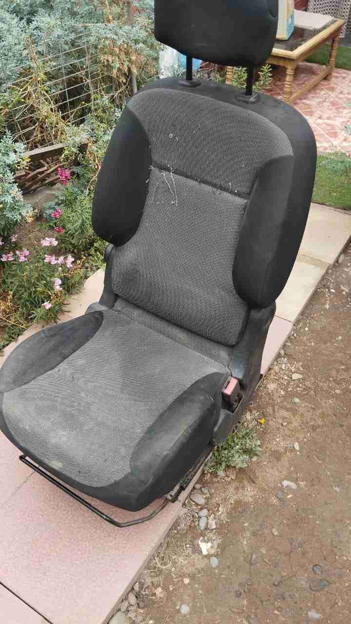 Asiento de auto usado
