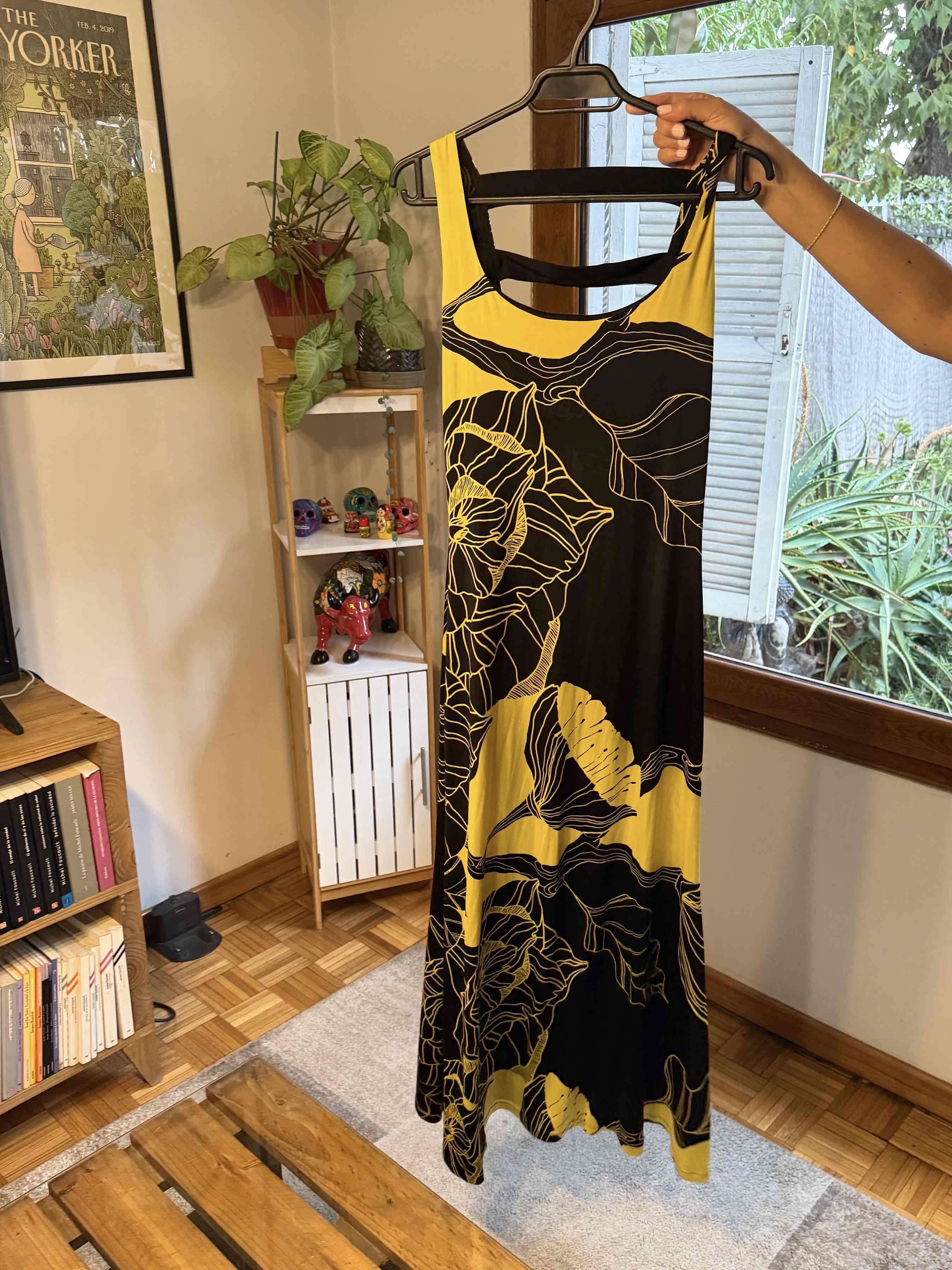 Vestido largo floral amarillo y negro