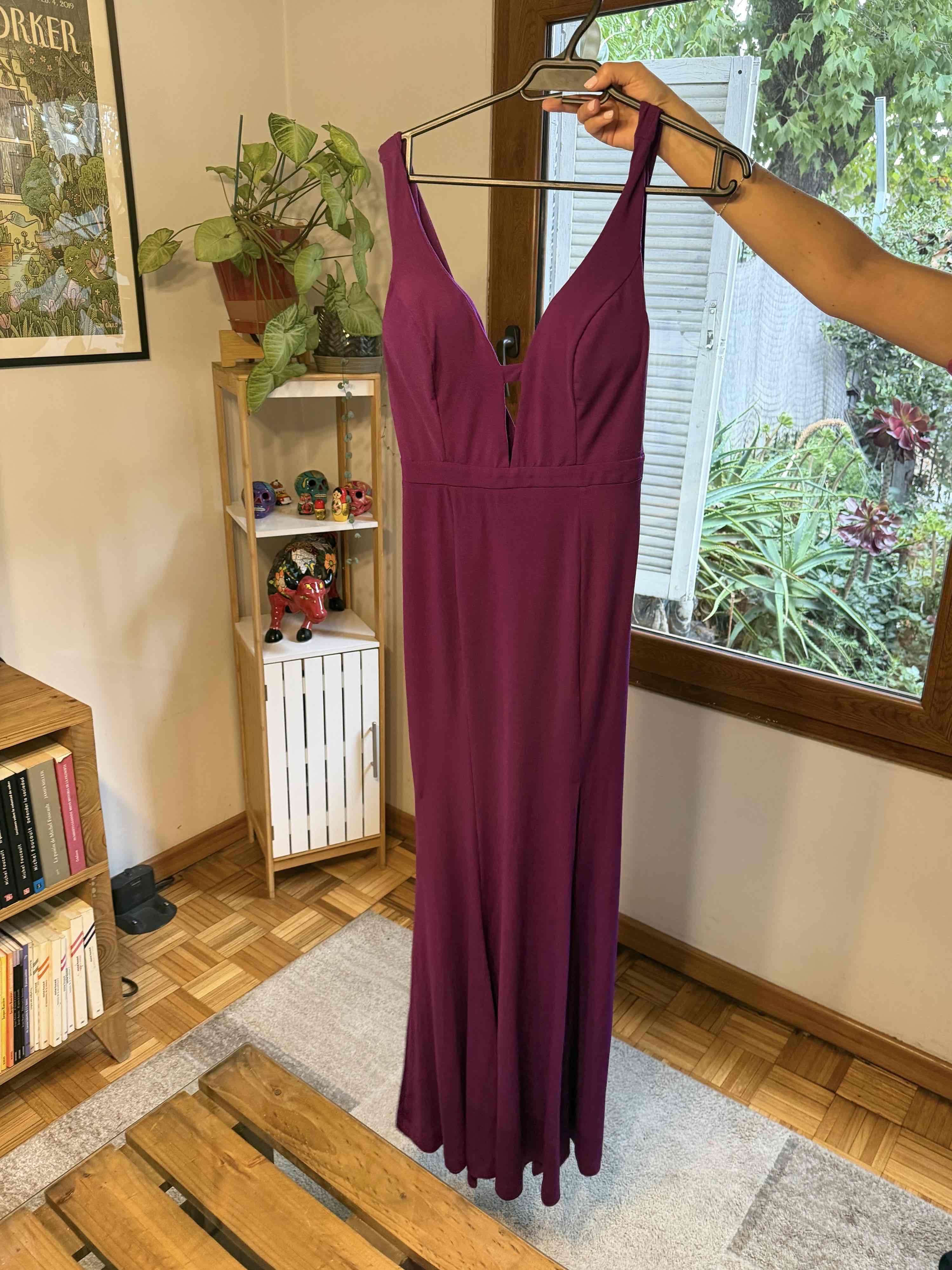 Vestido largo morado elegante