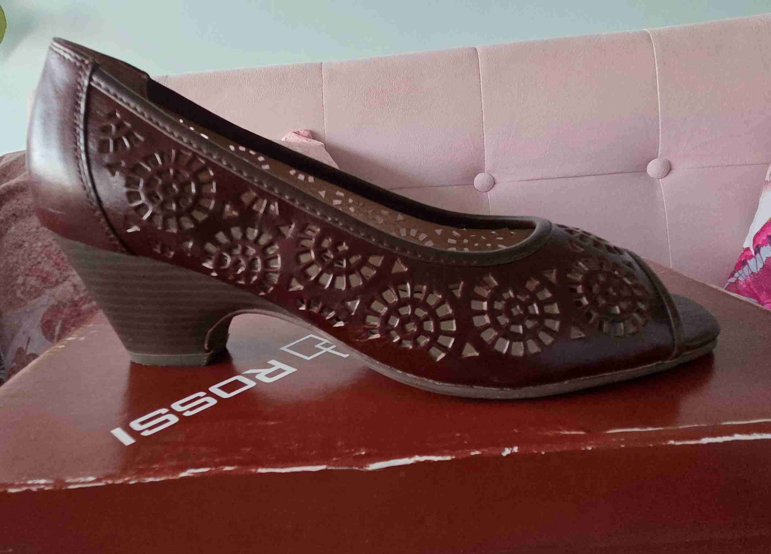 Zapatos de cuero tipo sandalia calada marrón - miniatura 2