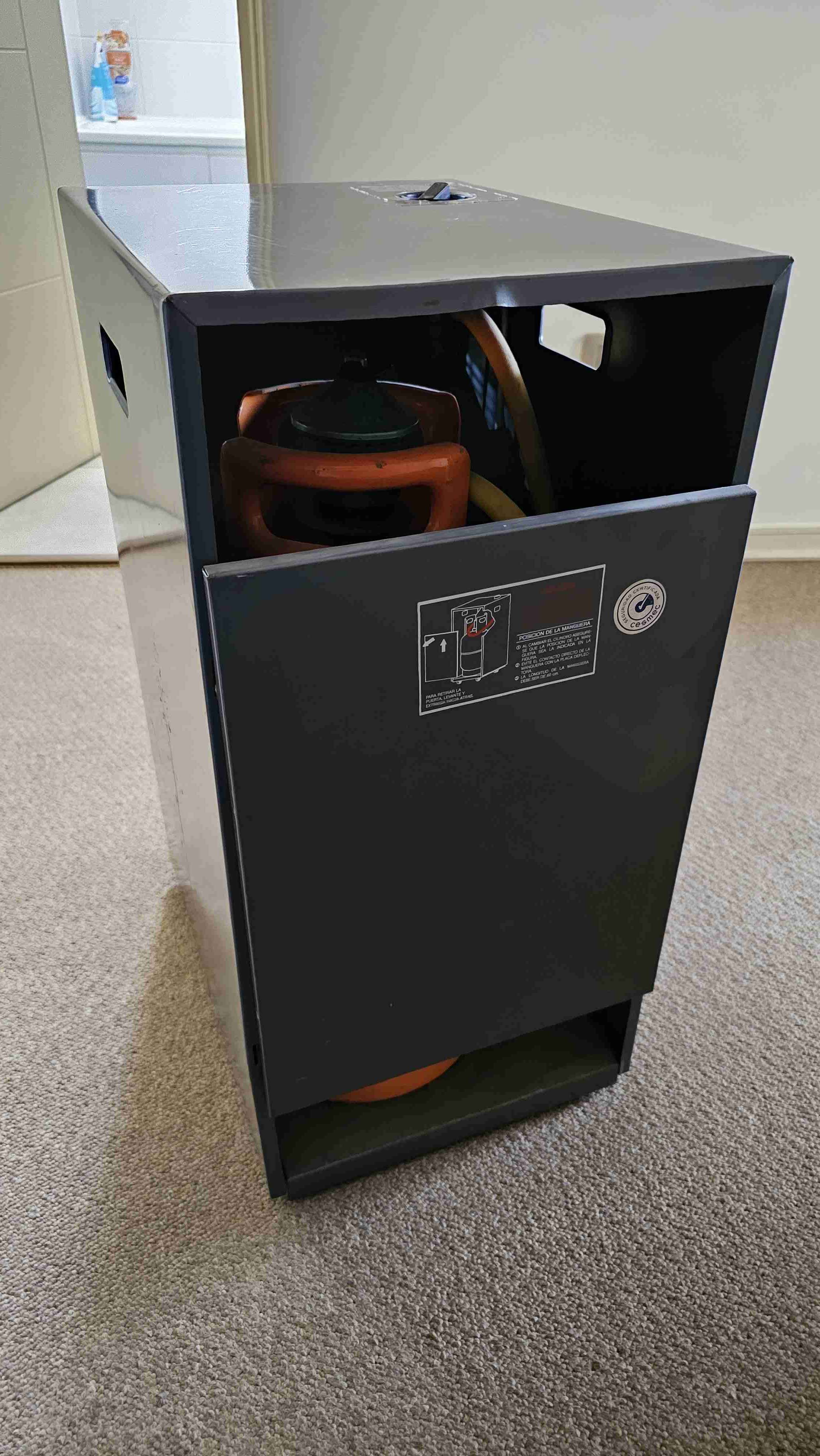 Estufa a gas Mademsa + cilindro 5 kg - miniatura 3