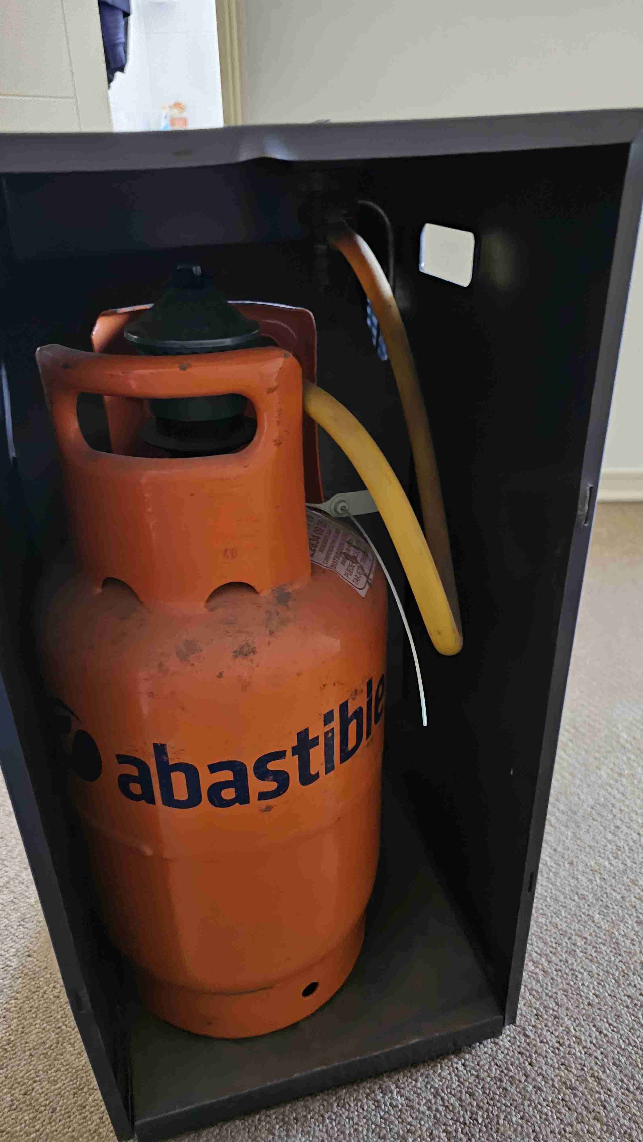 Estufa a gas Mademsa + cilindro 5 kg - miniatura 5