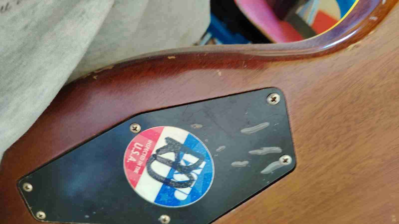 Guitarra eléctrica dorada estilo Les Paul - miniatura 3