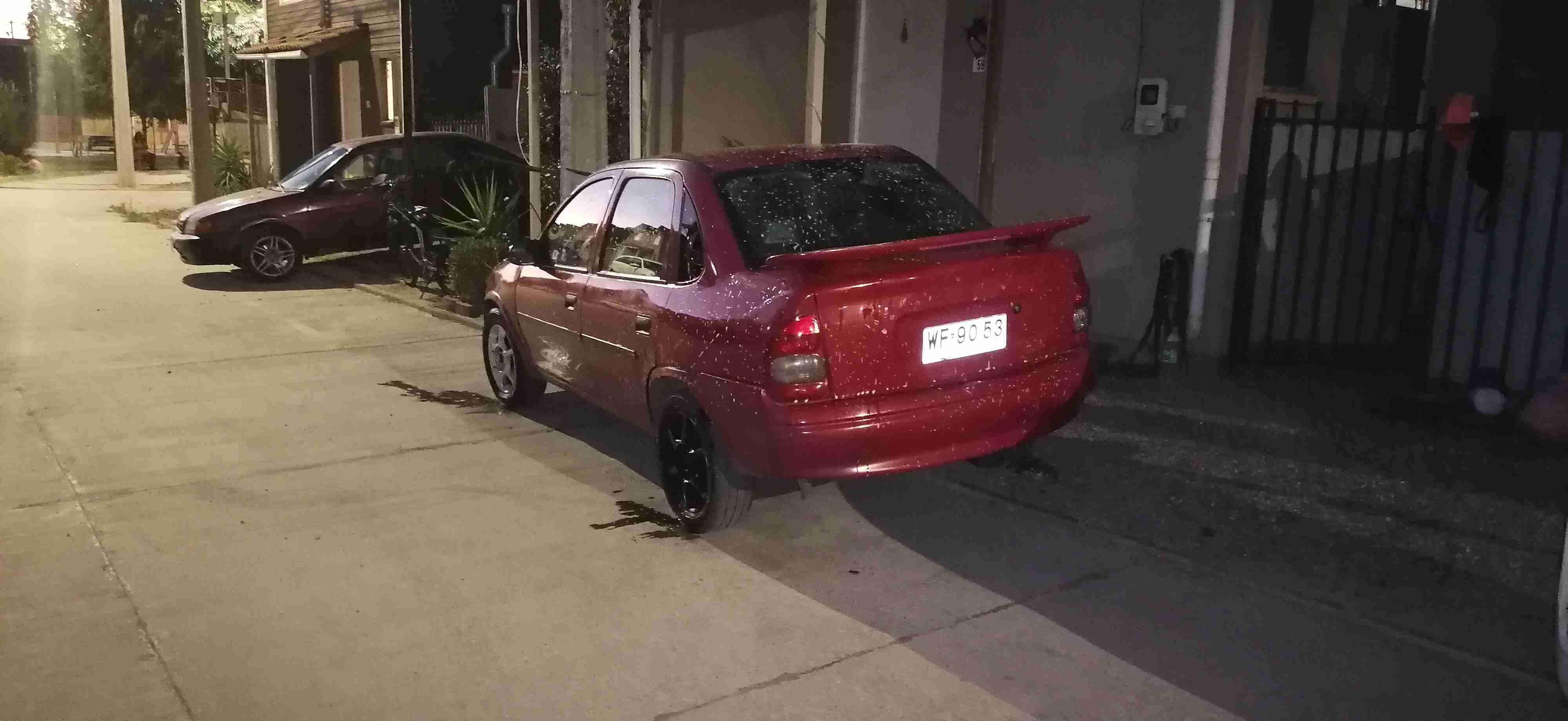 Auto chevrolet Corsa rojo usado - miniatura 3