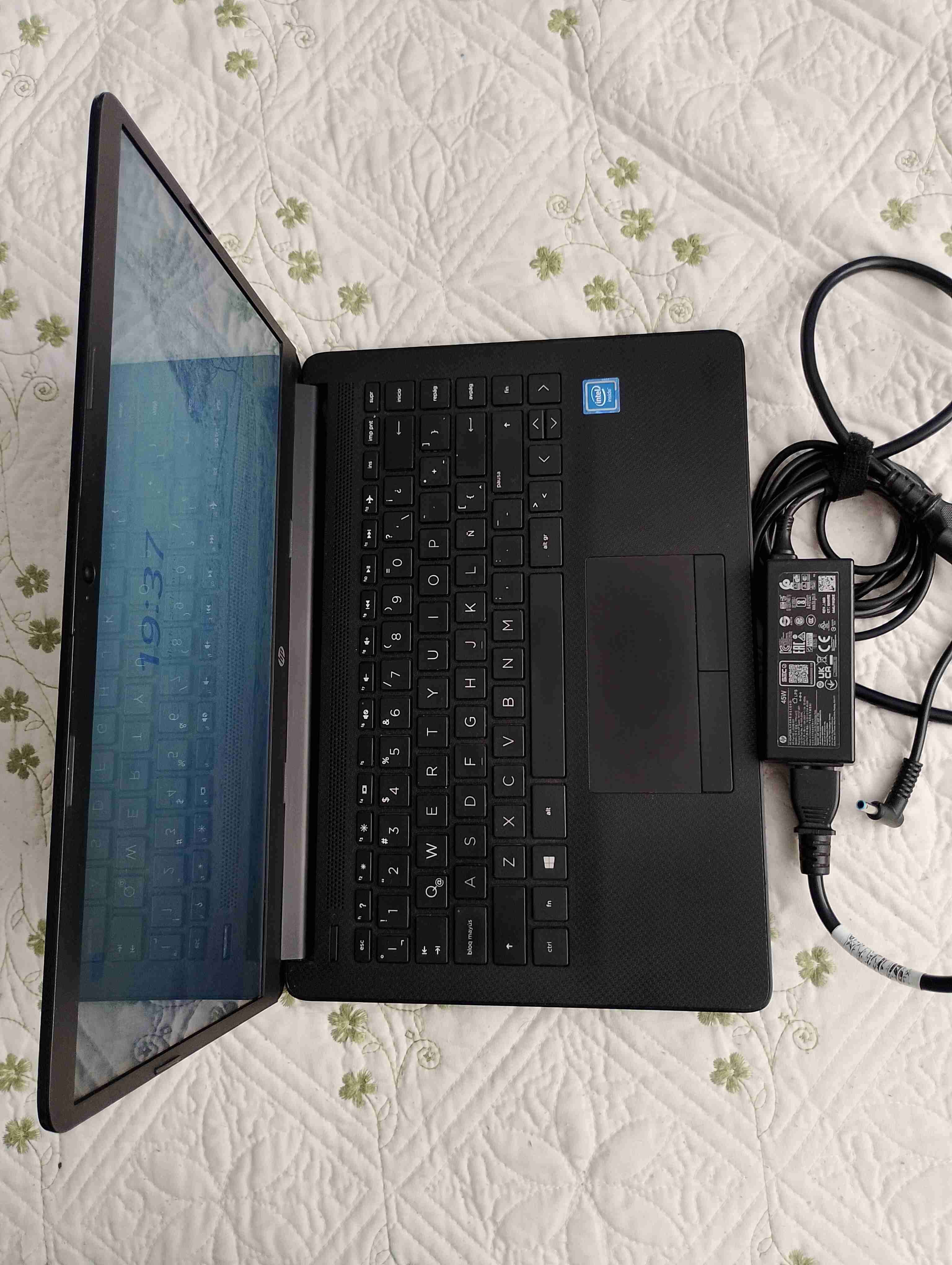 Notebook HP negro 14 pulgadas - miniatura 2