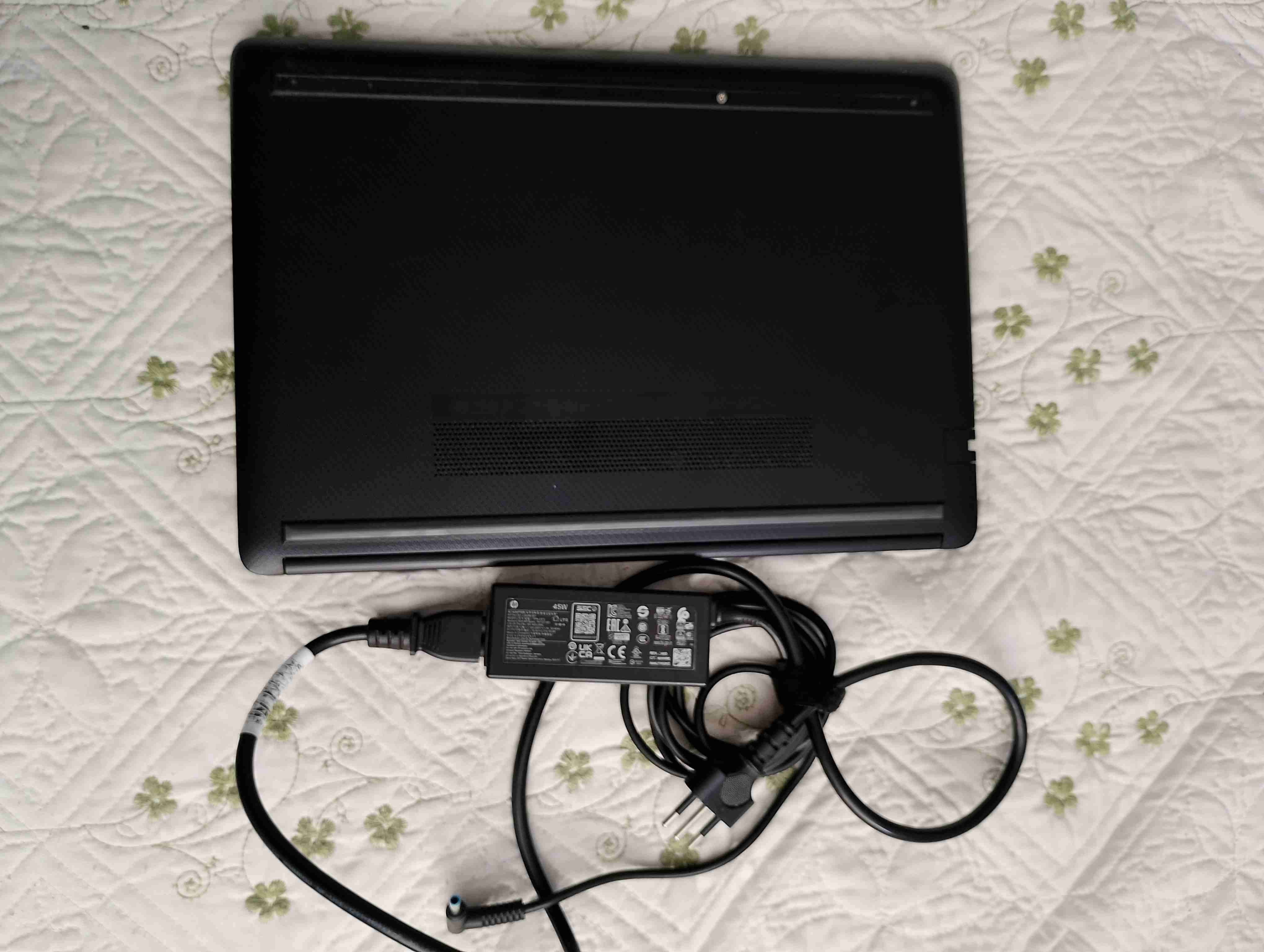 Notebook HP negro 14 pulgadas - miniatura 3