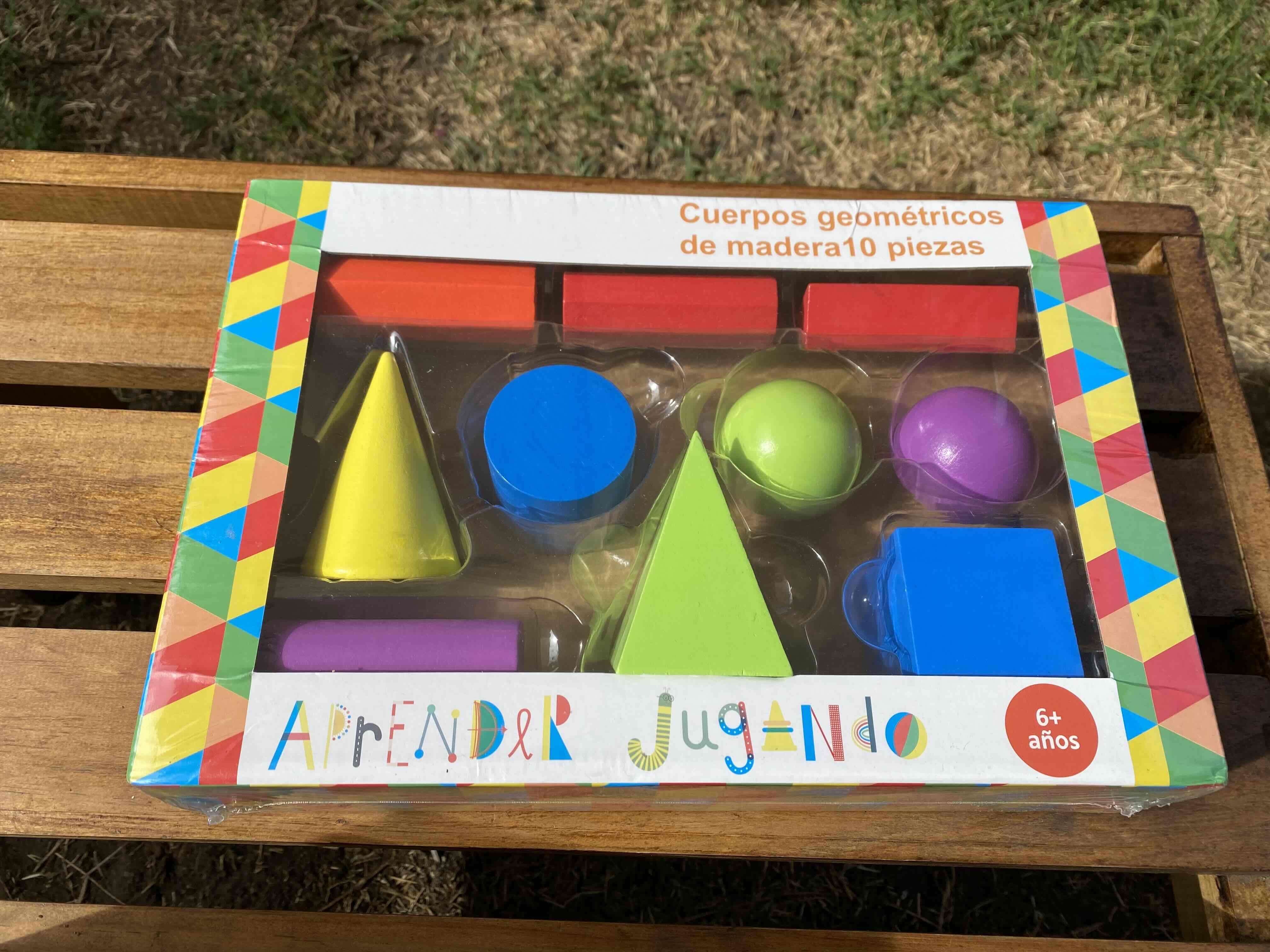 Cuerpos geométricos de madera