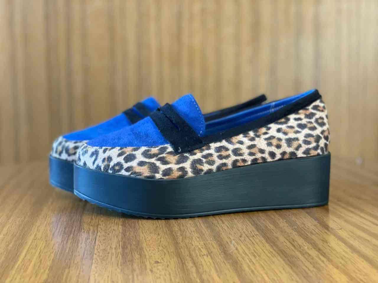 Zapatos plataforma animal print, talla 35