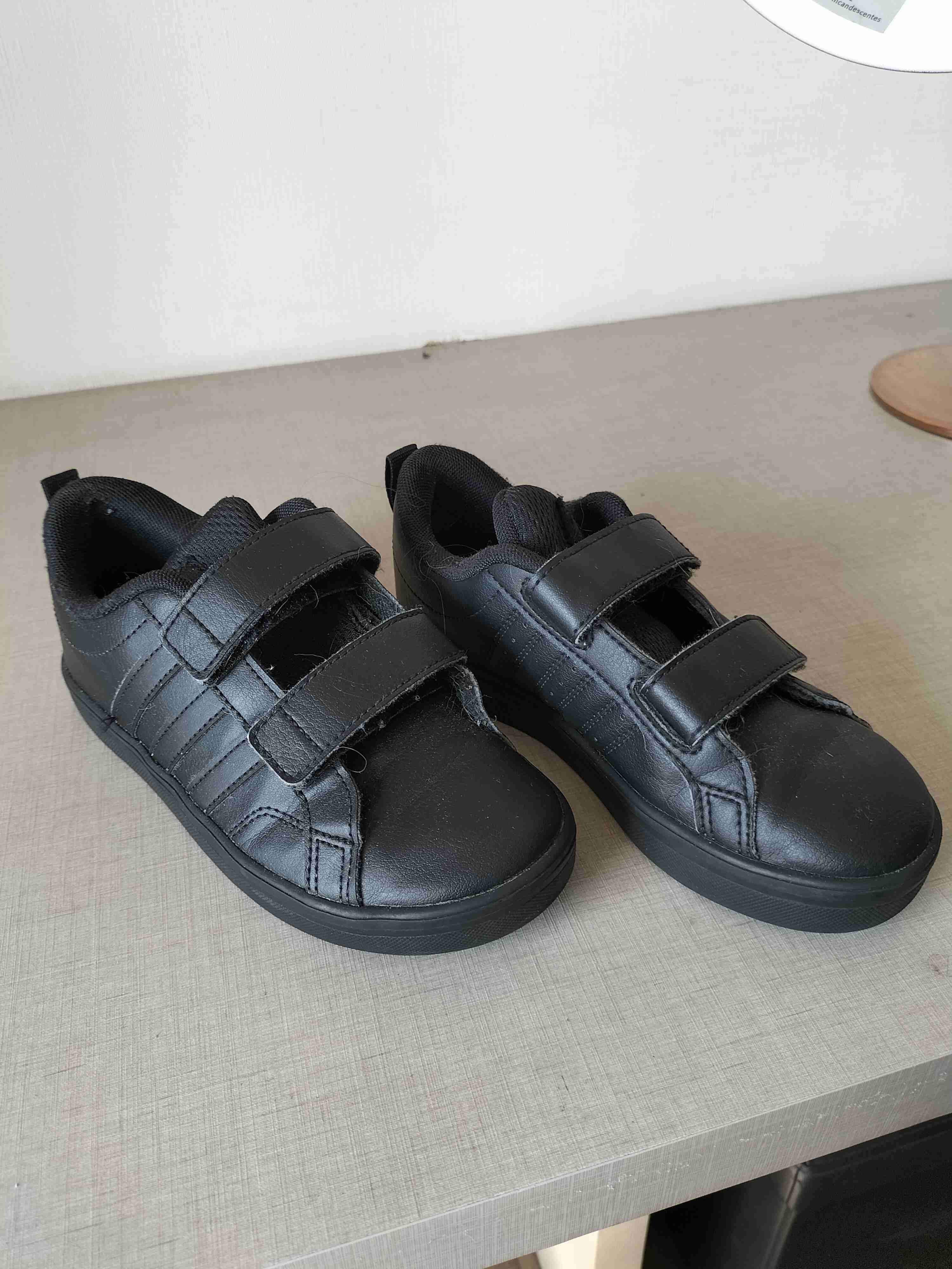 Zapatillas Adidas negras talla 32