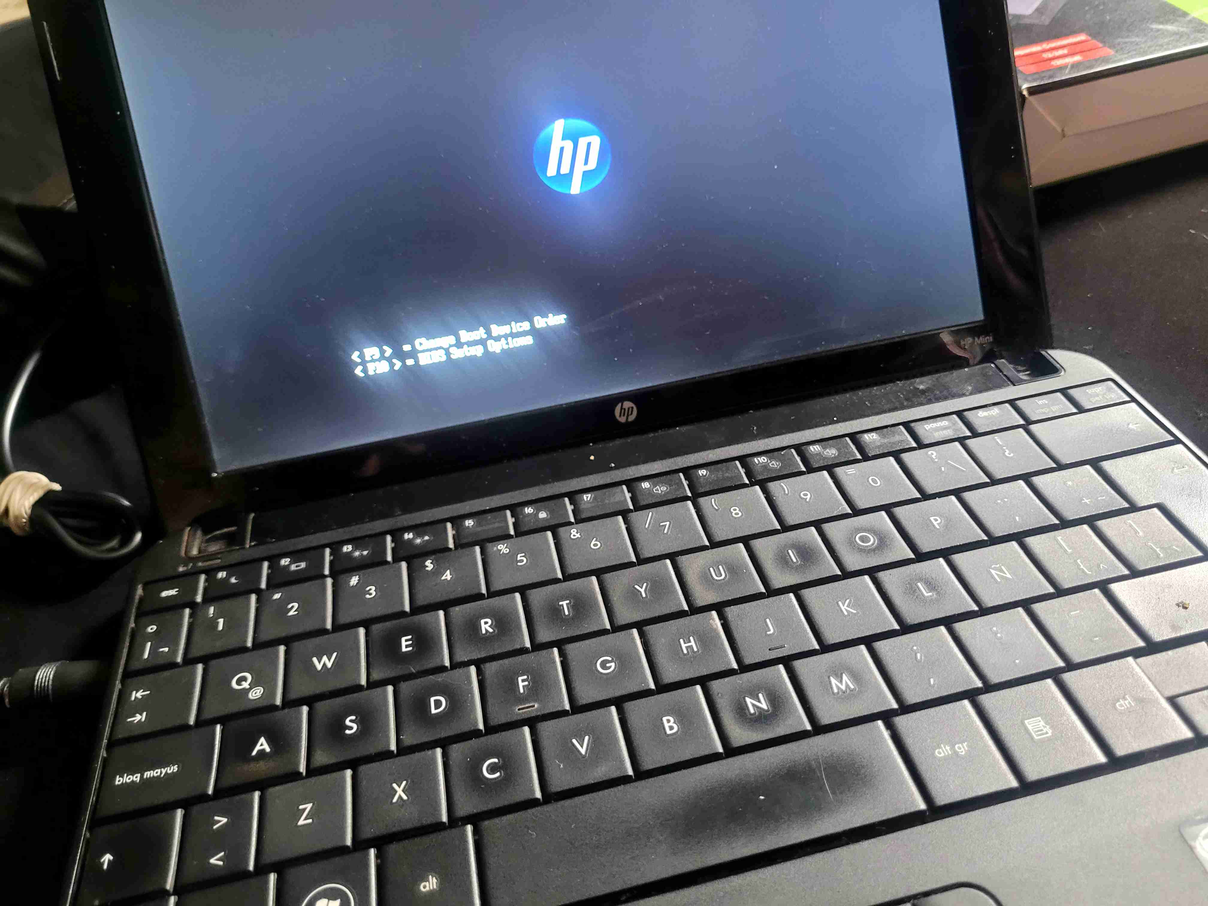 Netbook HP con accesorios - miniatura 3