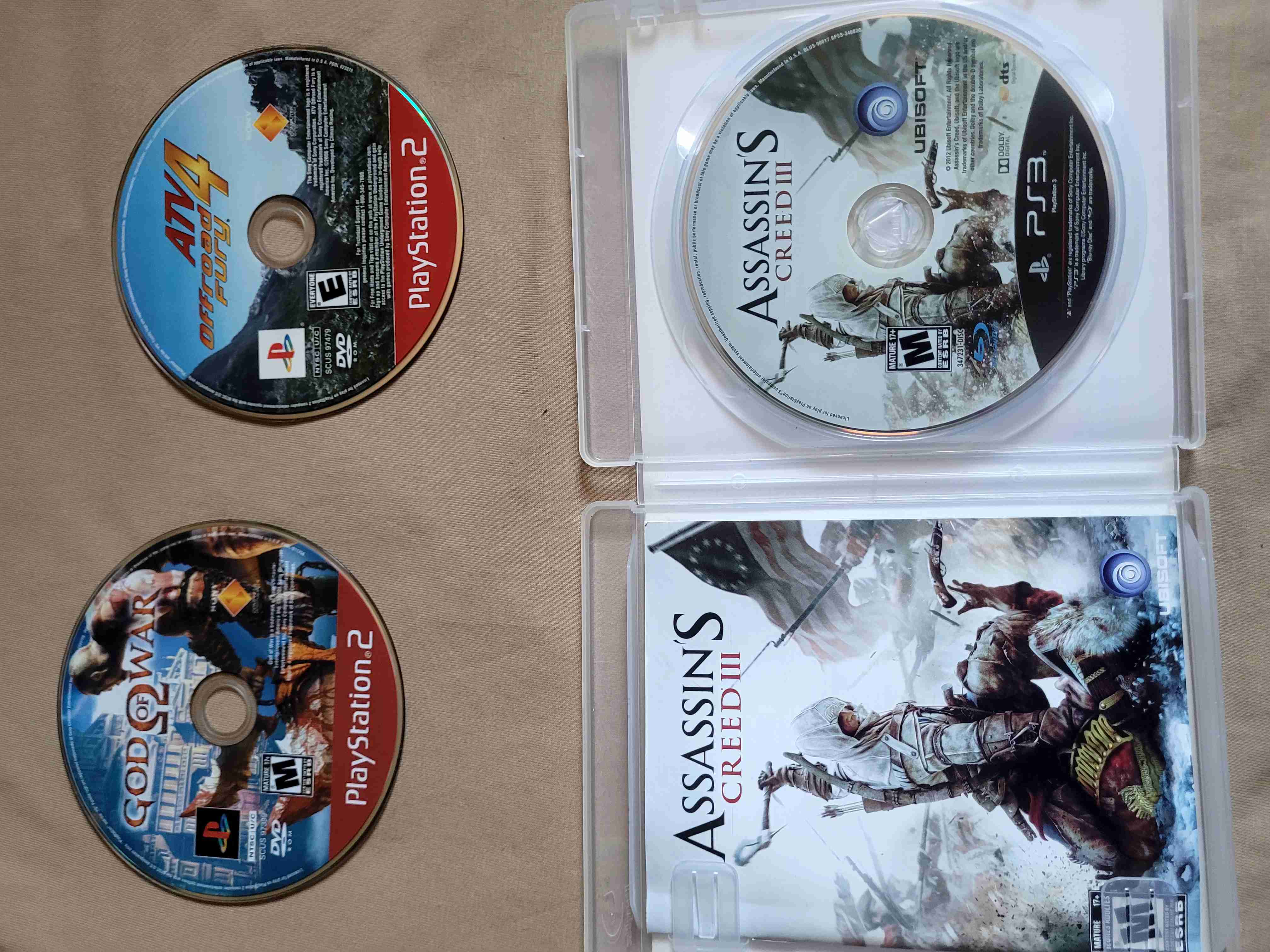 Juegos PS3 Skyrim y Assassin's Creed III - miniatura 3