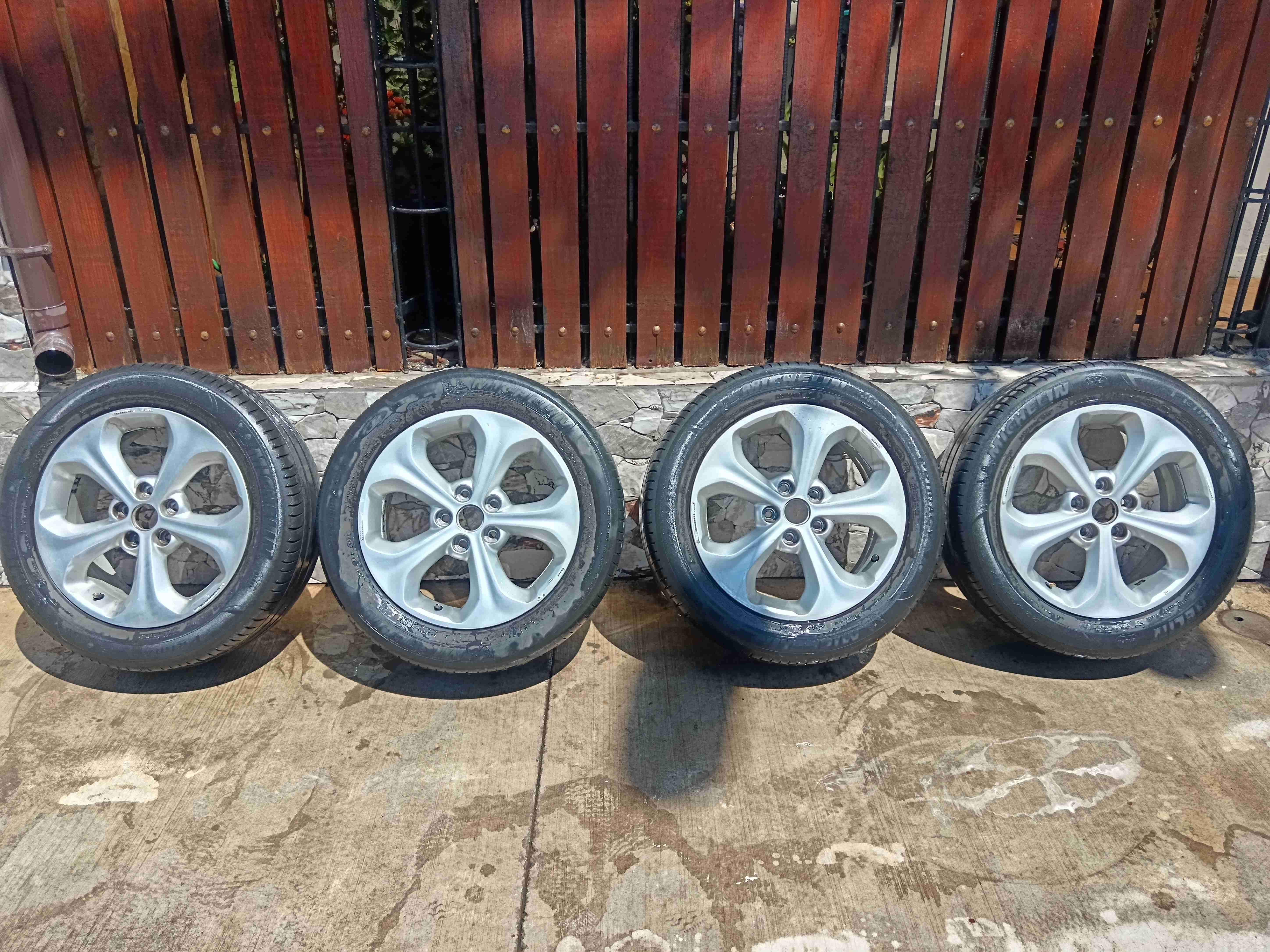 Juego de 4 neumáticos con llantas kia sportag 2017 - miniatura 3