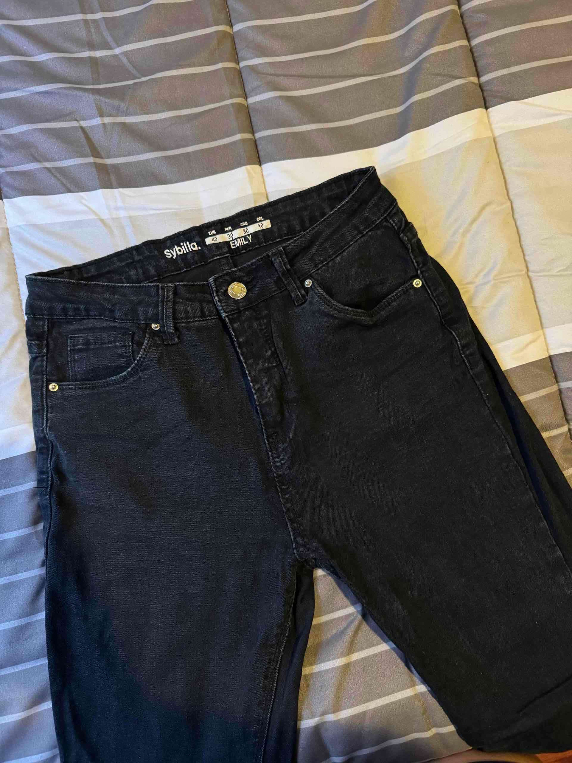 Jeans negros marca Sybilla