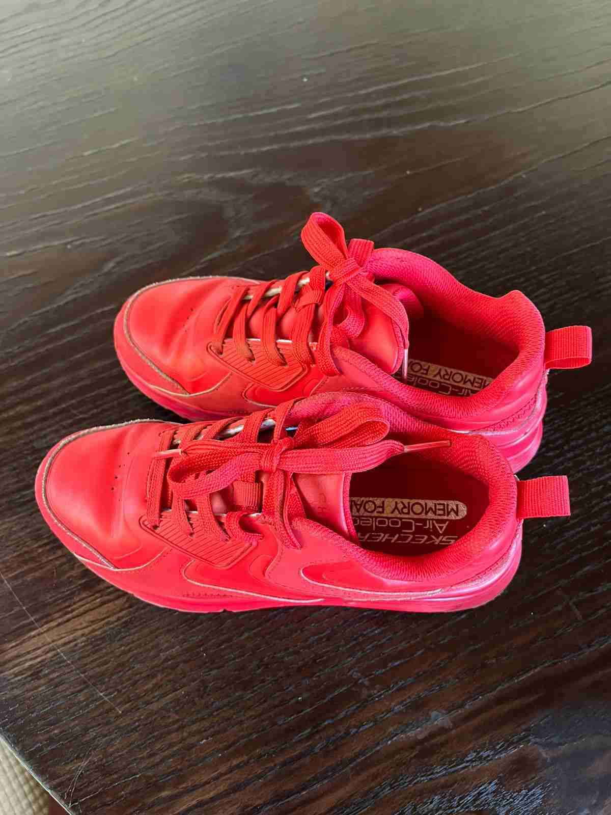 Zapatillas deportivas rojas - miniatura 3