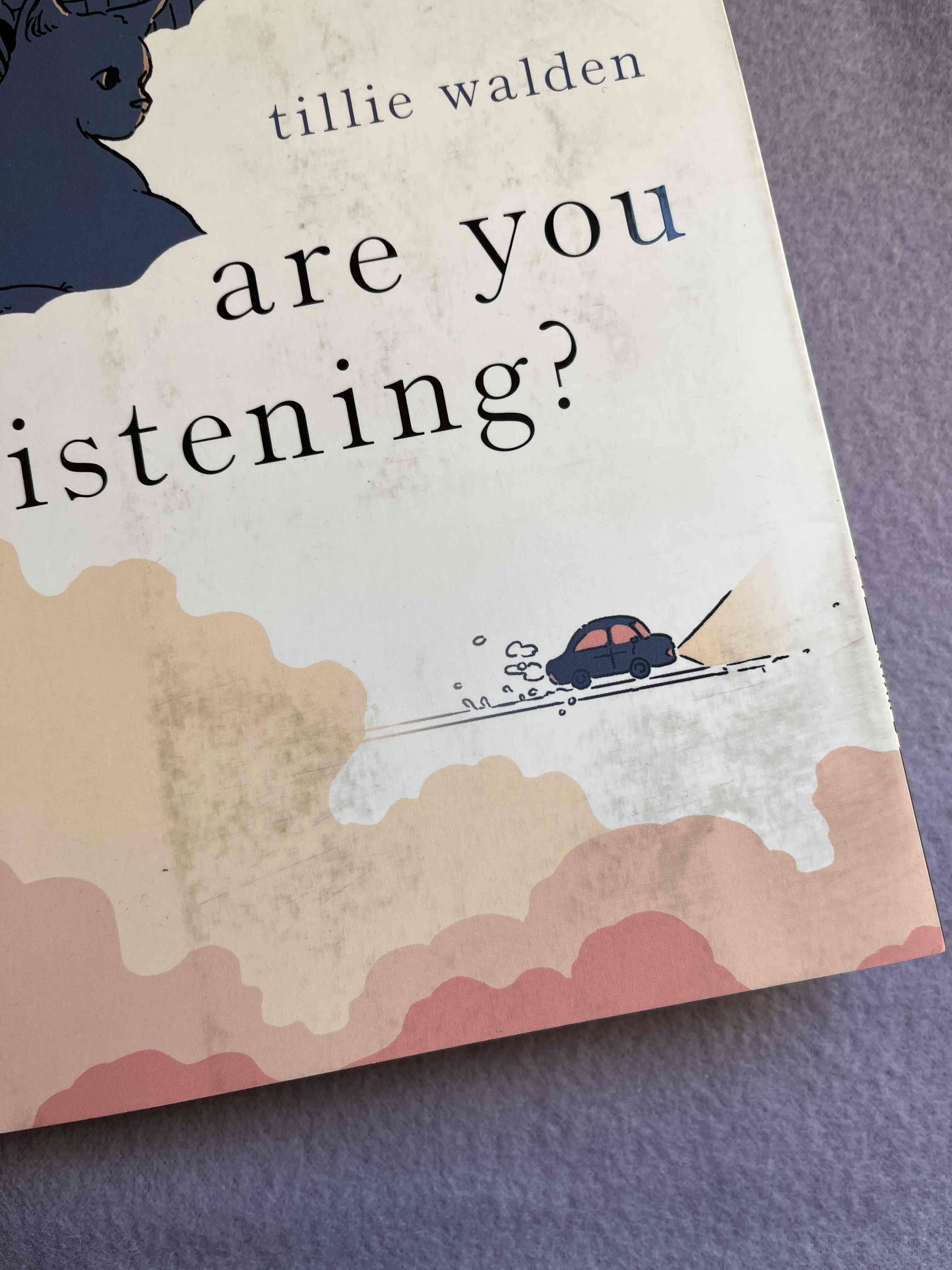 Novela gráfica 'Are You Listening?' en inglés - miniatura 3