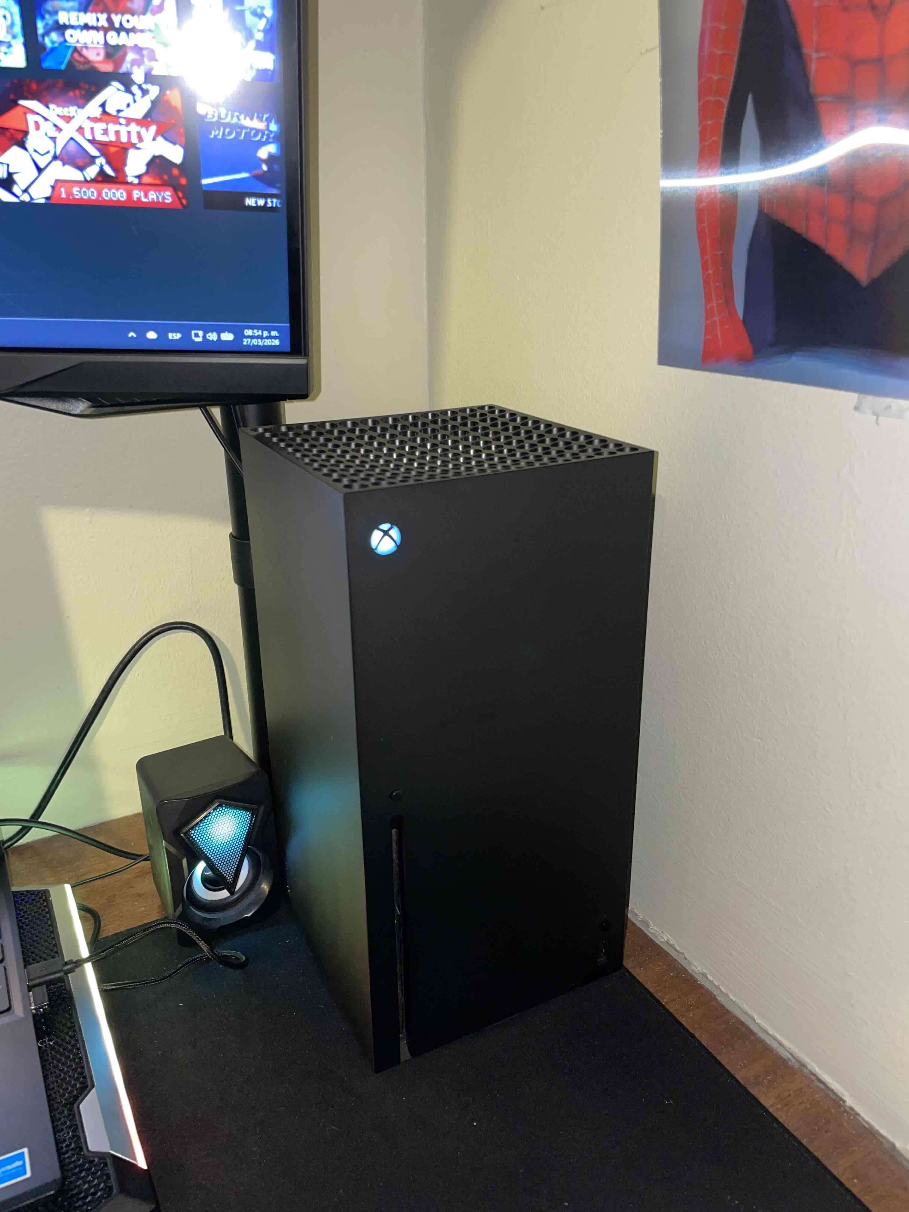 Consola Xbox Series X con mando rojo - miniatura 3