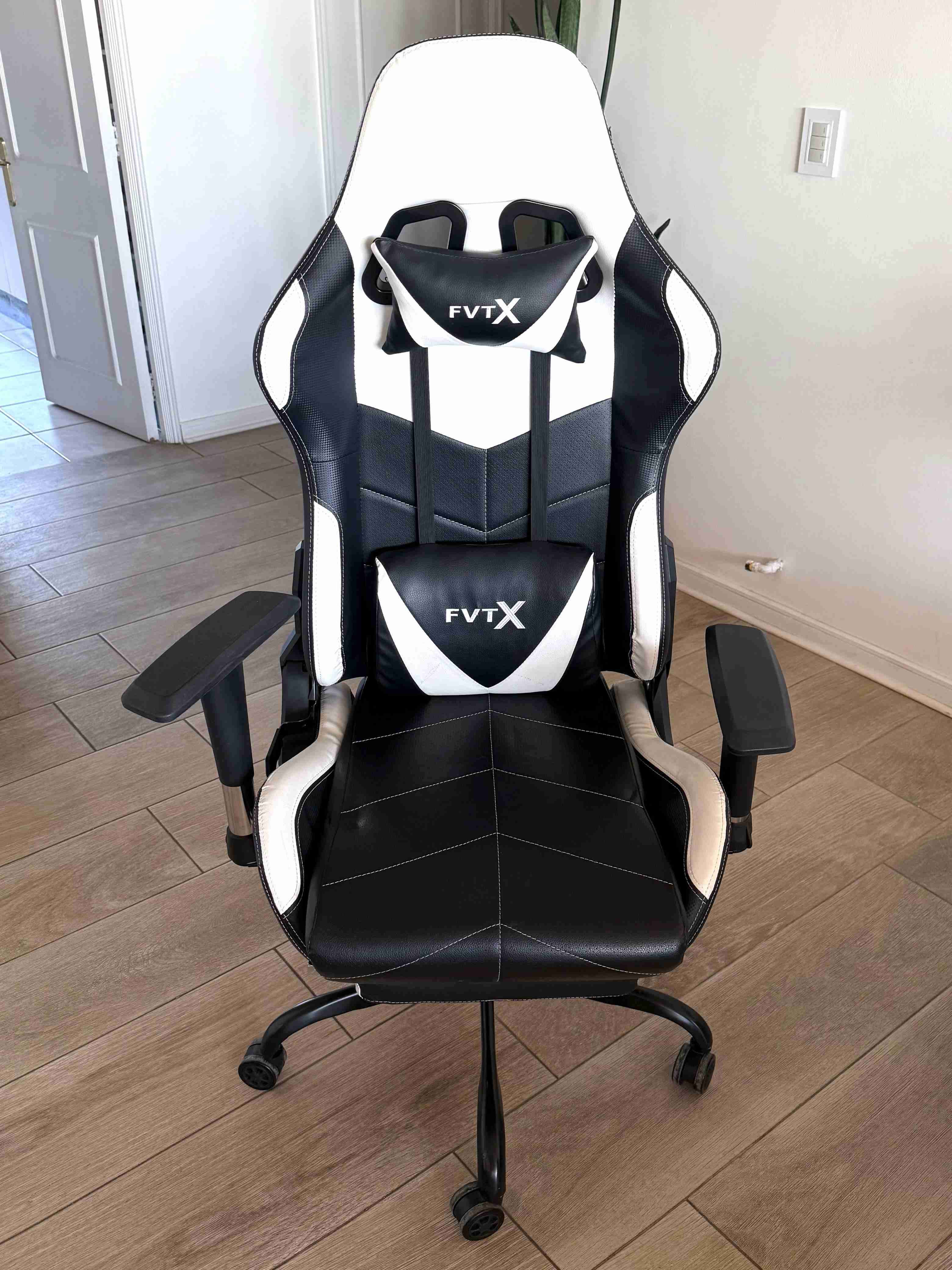 Silla gamer FVT X blanca y negra