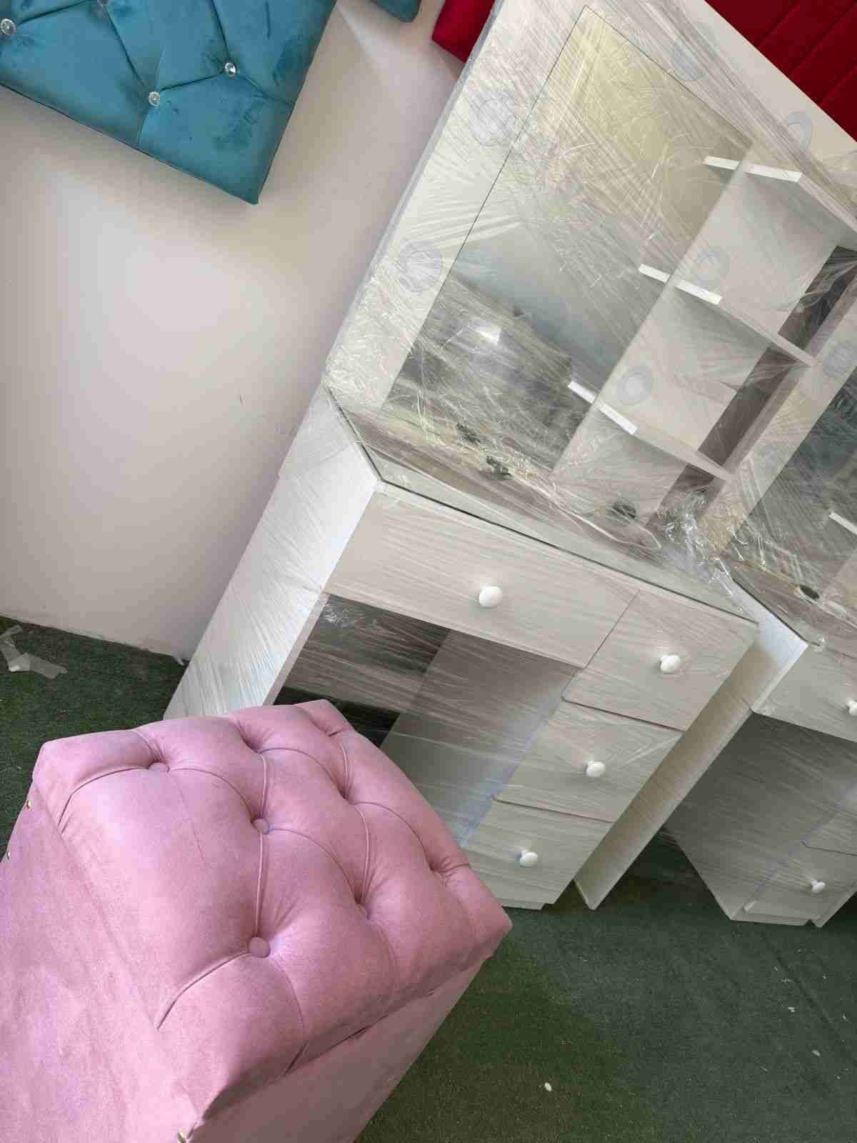 Tocador blanco con espejo - miniatura 4