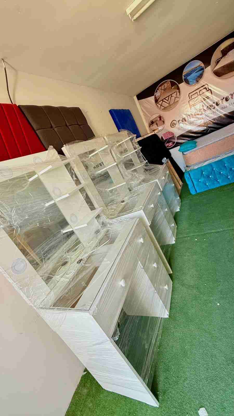 Tocador blanco con espejo - miniatura 6