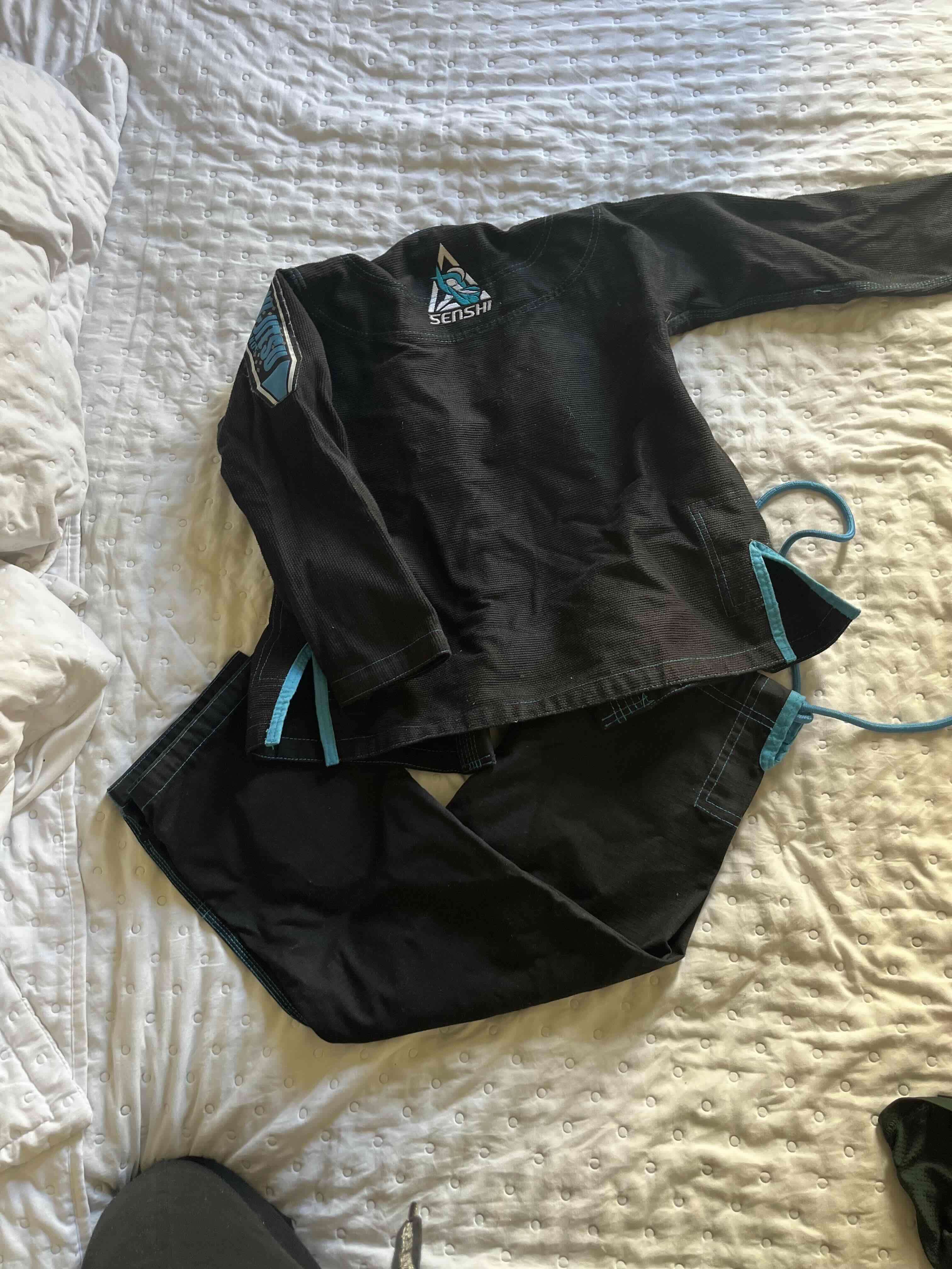 GI o kimono de jiu-jitsu negro Senshi