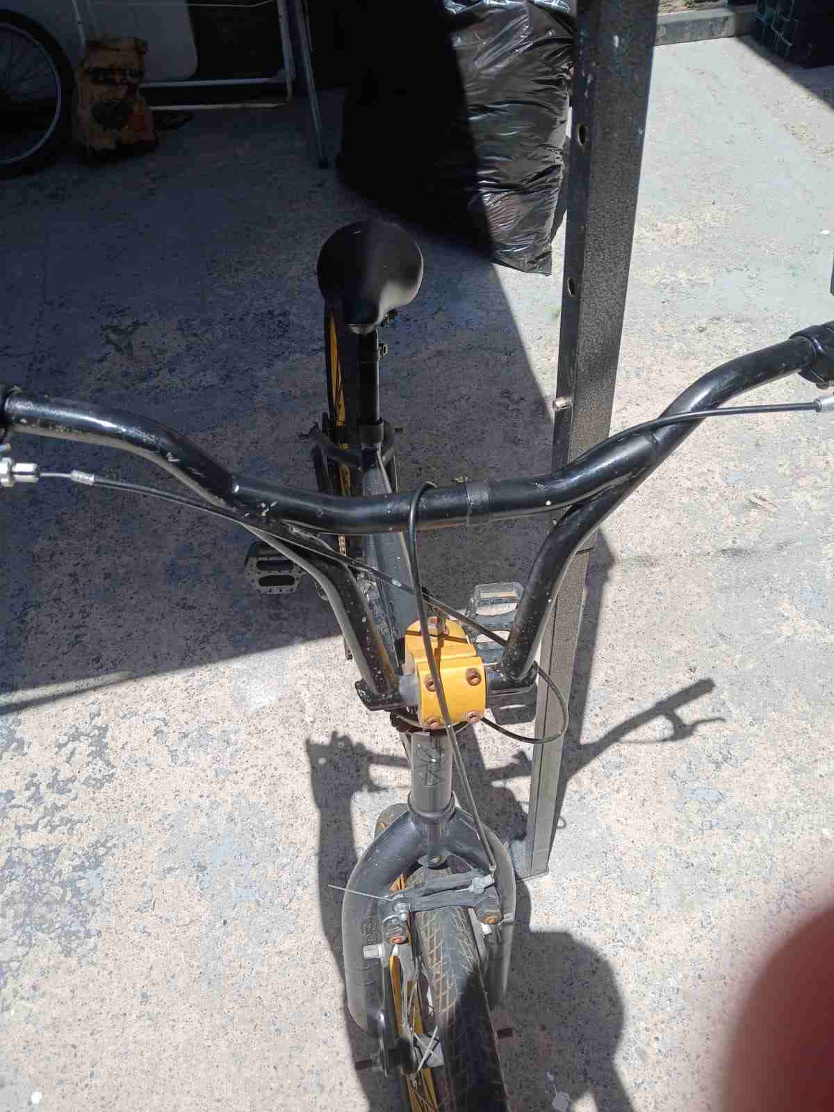 Bicicleta urbana negra