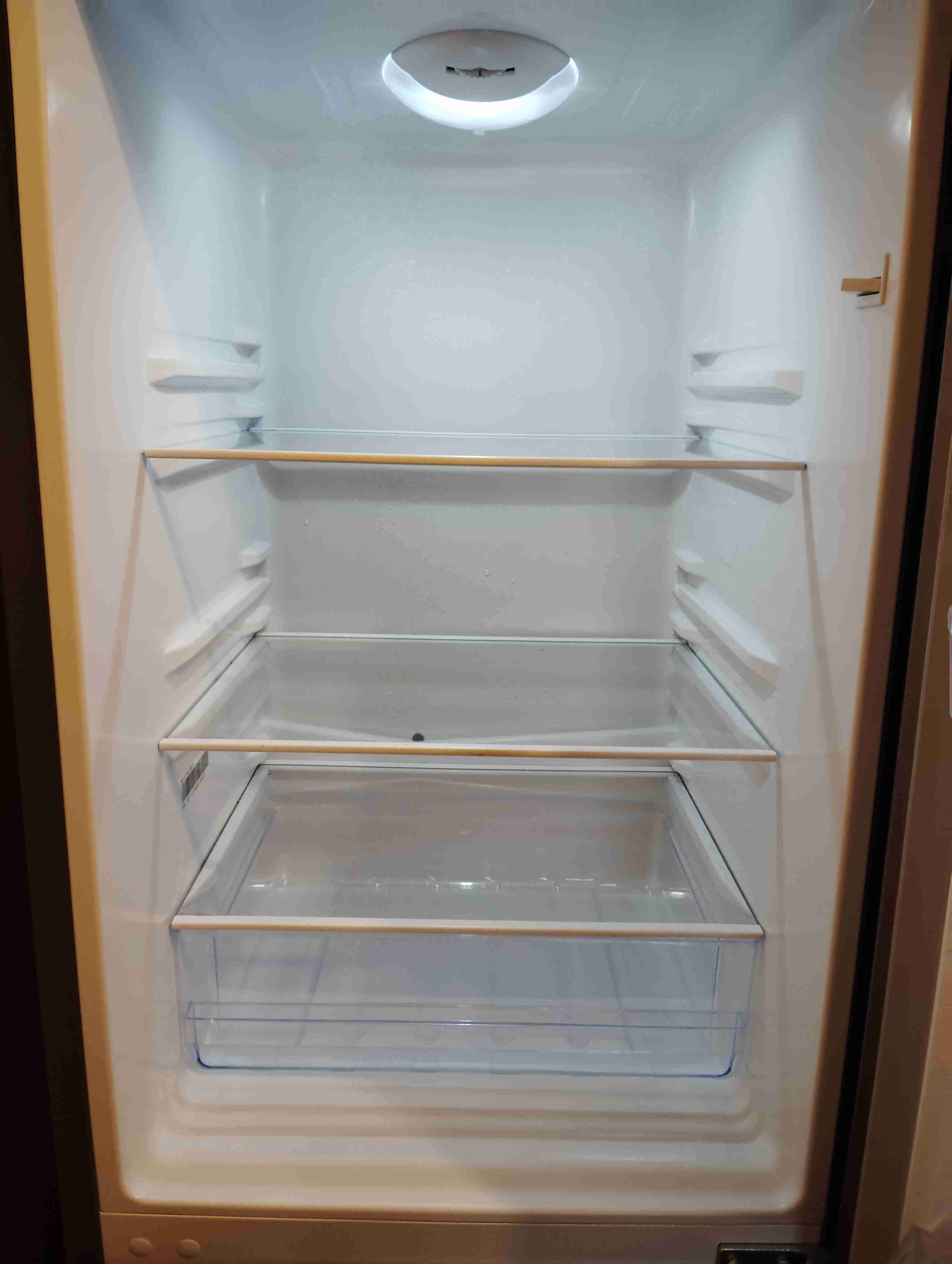 Refrigerador Hisense 165 ltrs - 2