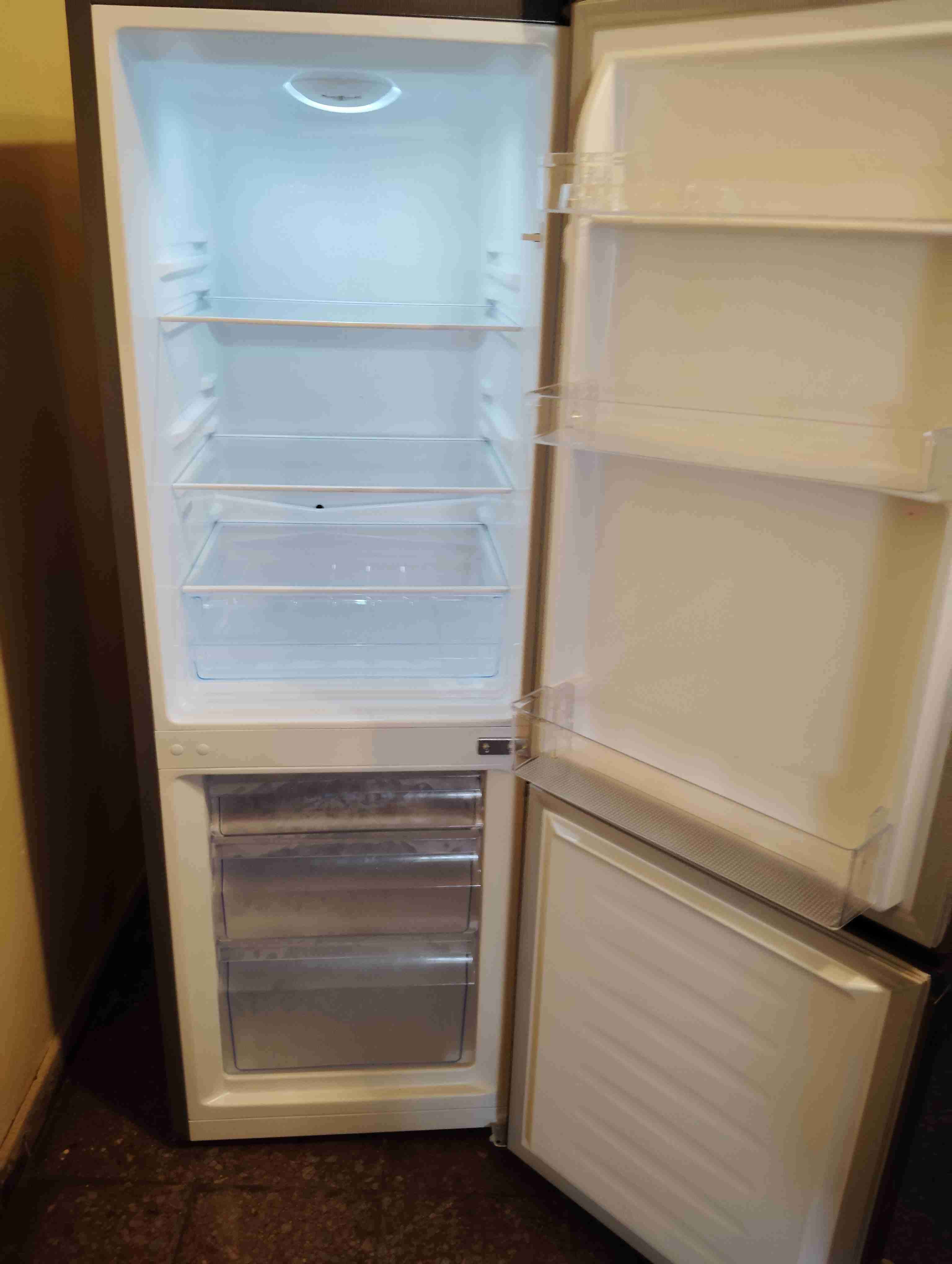 Refrigerador Hisense 165 ltrs - 3