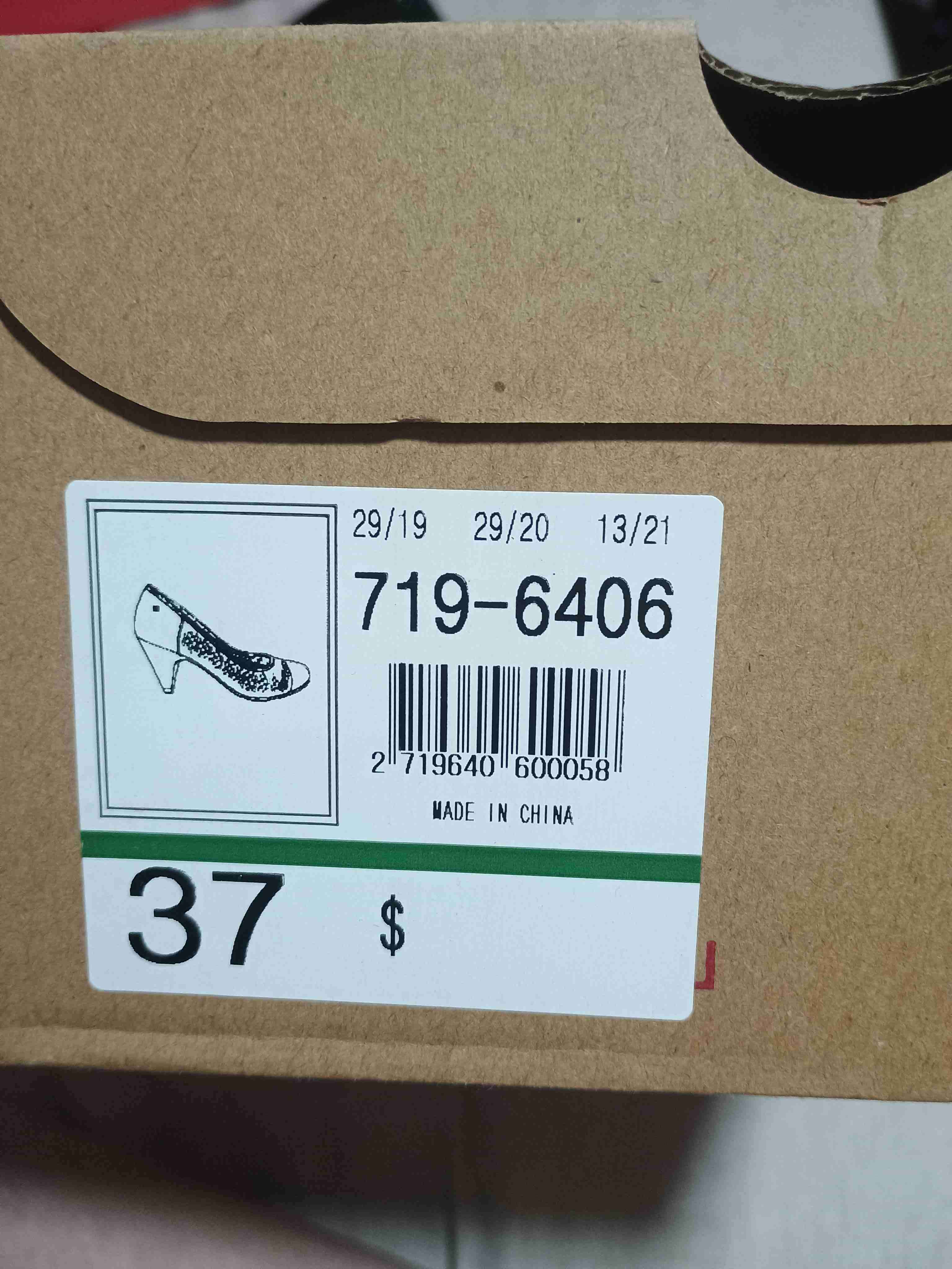 Zapatos negros con taco y detalles en charol - miniatura 5