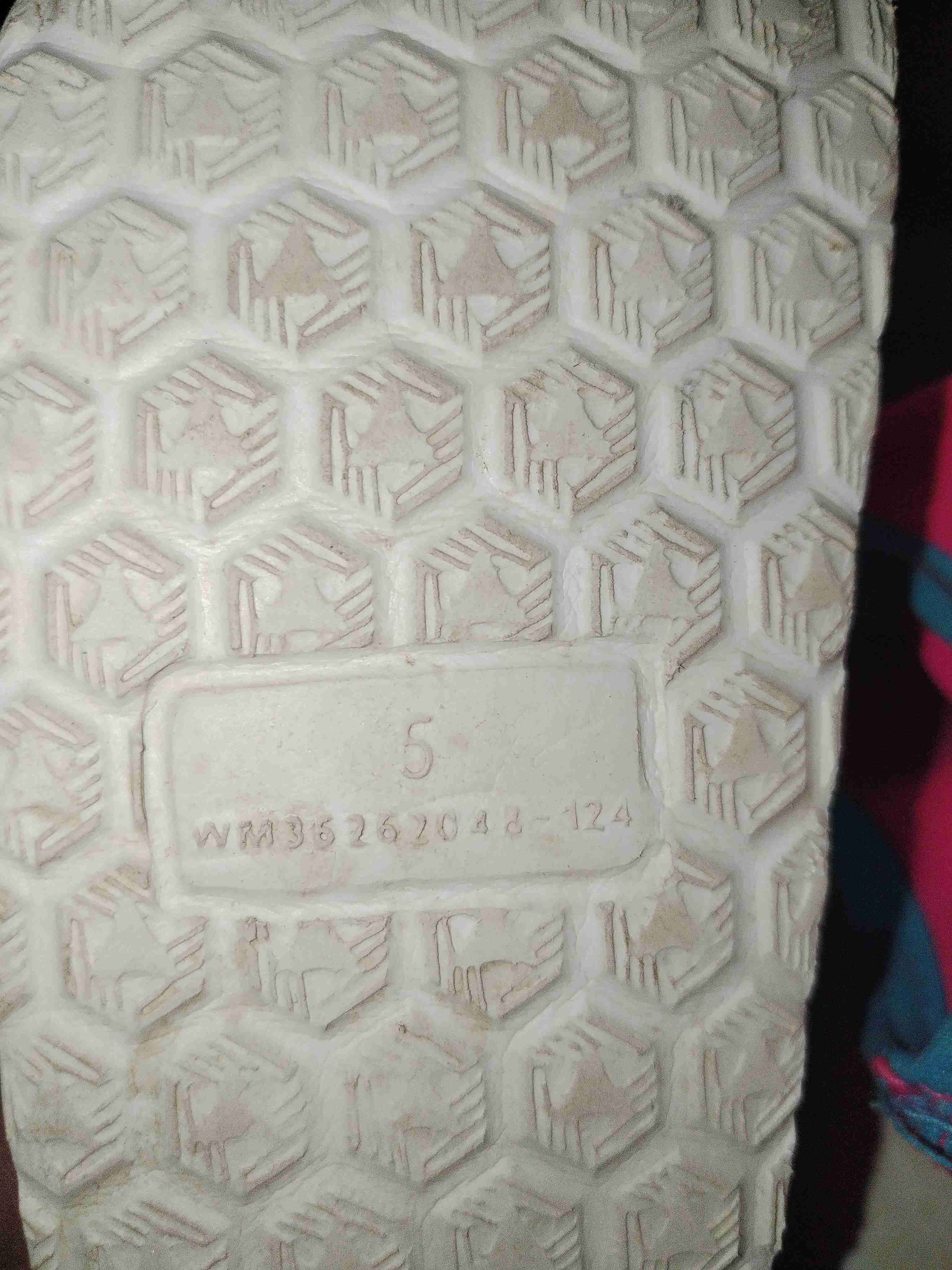 Sandalias infantiles blancas con flores - miniatura 3