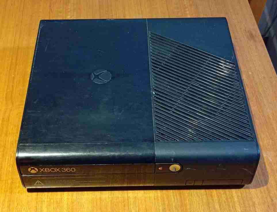 Xbox 360 con control - miniatura 3