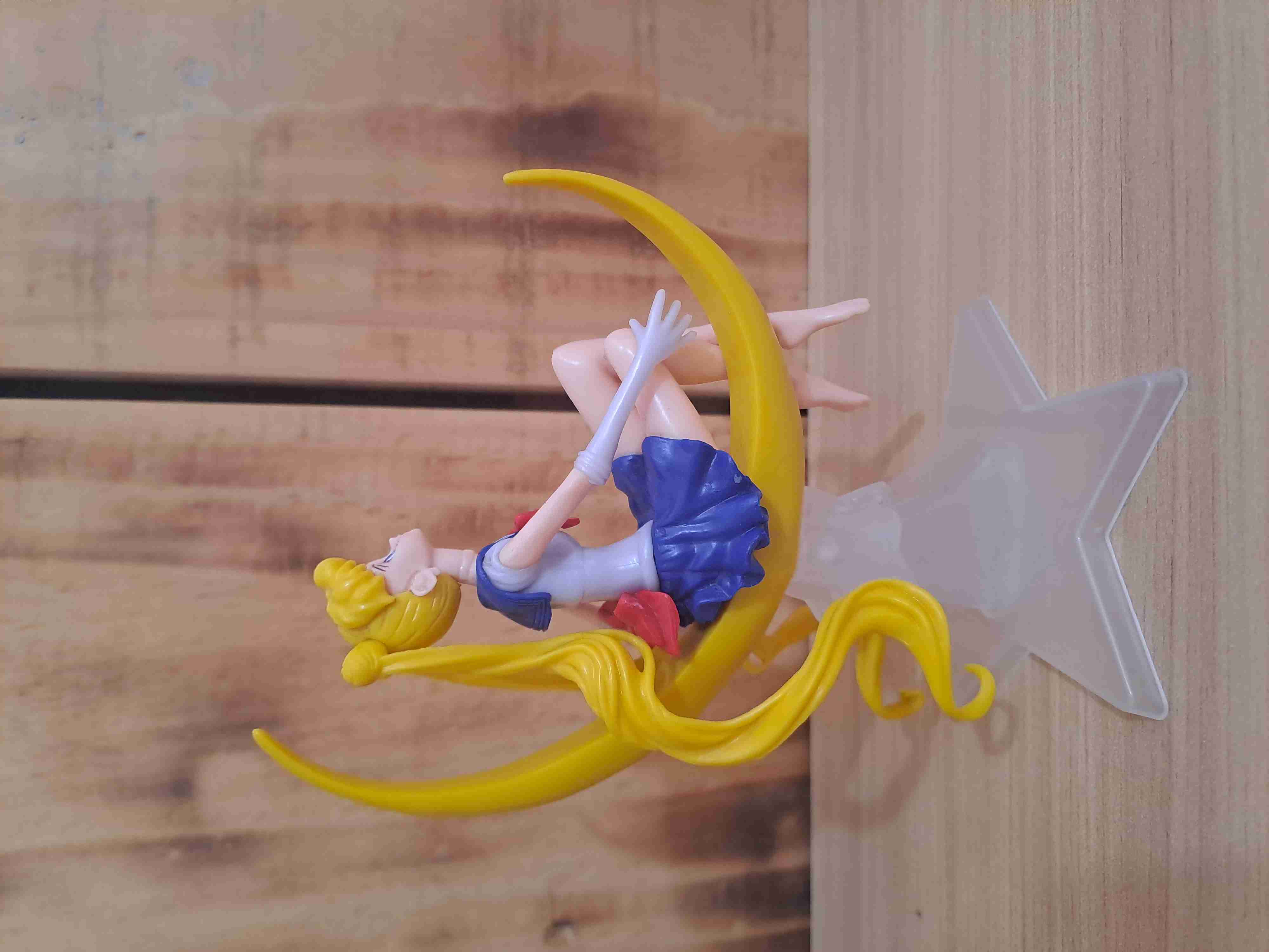 Figura Sailor Moon en luna - miniatura 3