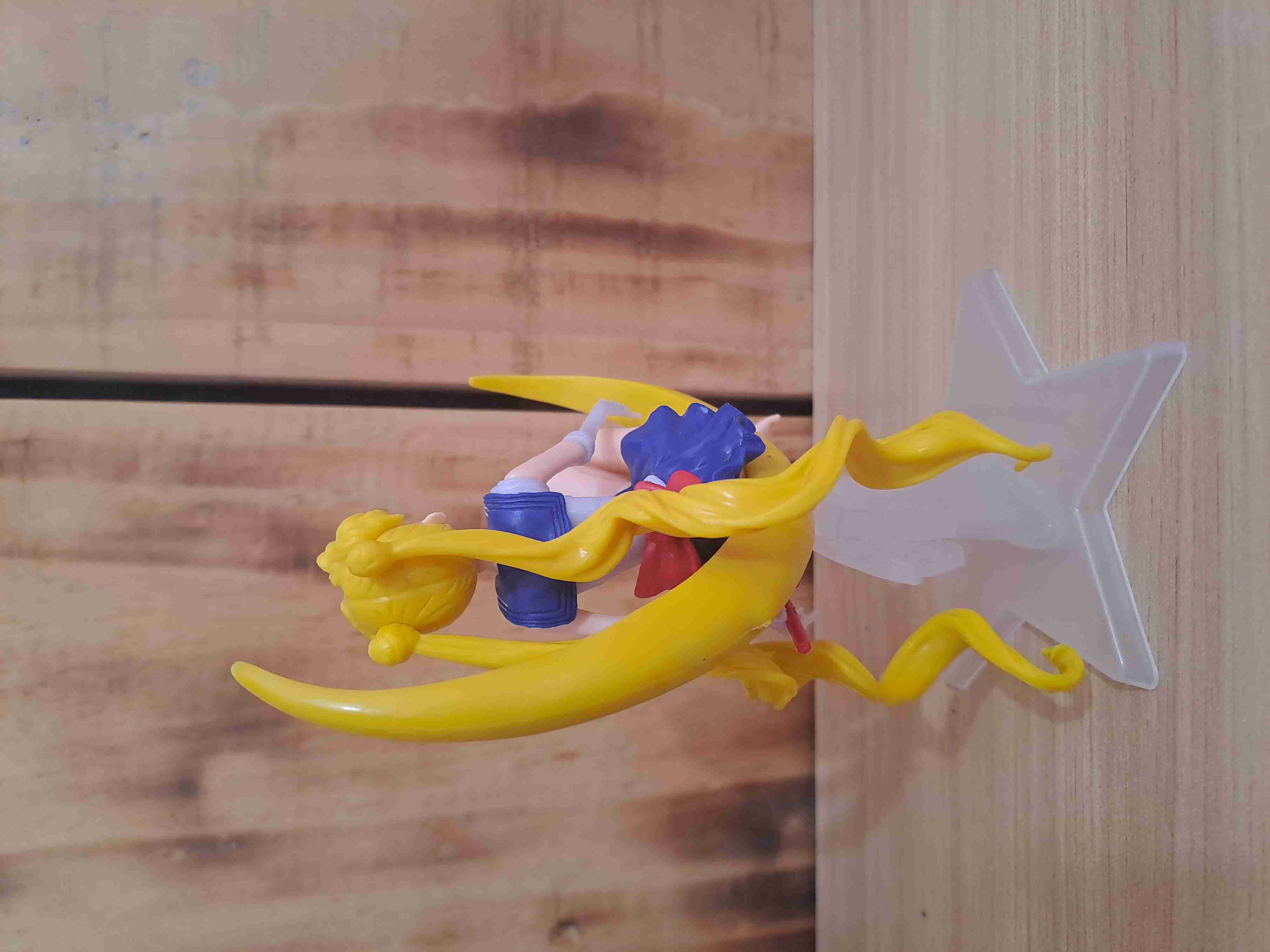 Figura Sailor Moon en luna - miniatura 4