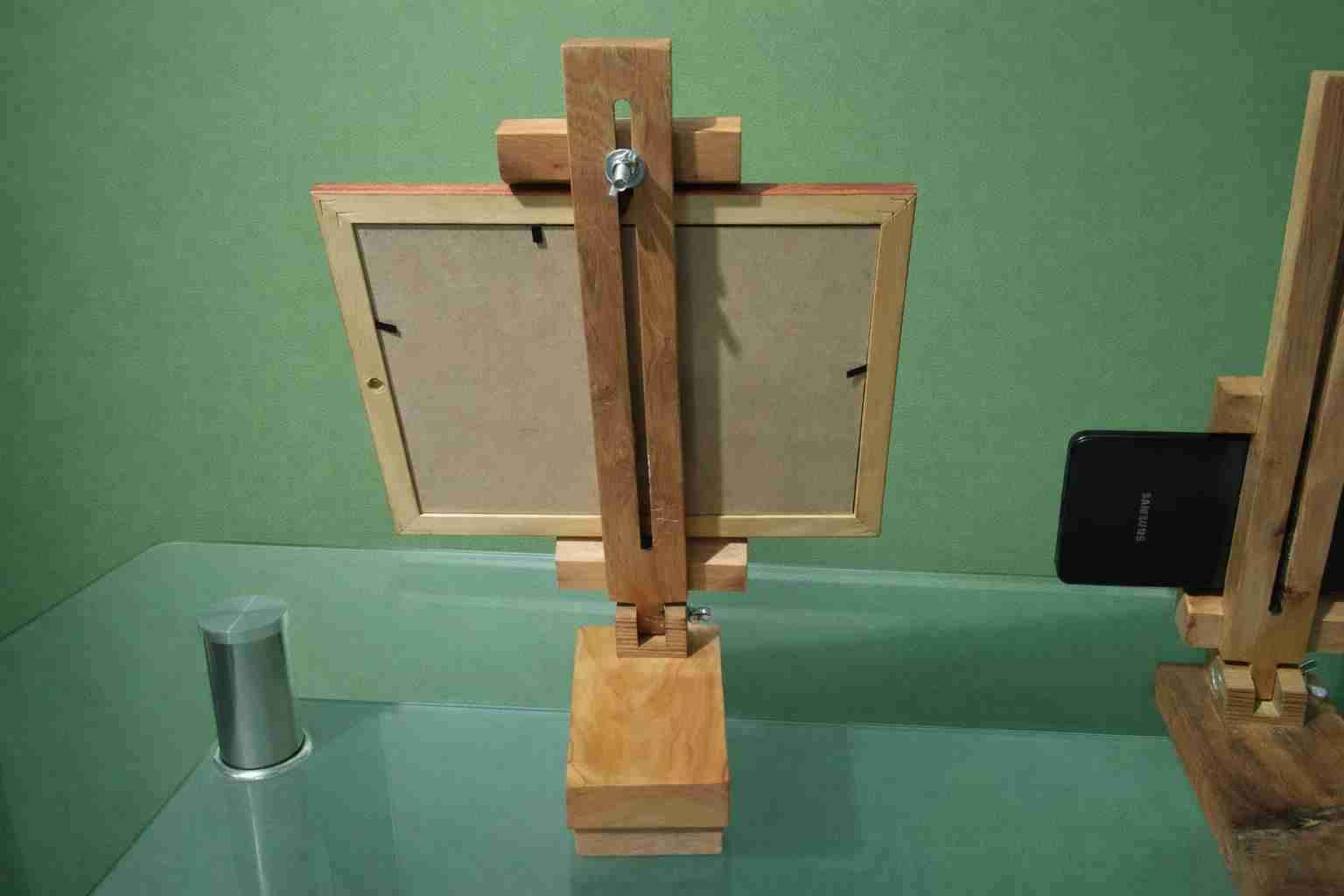 Soportes de madera para fotos y móvil - miniatura 3