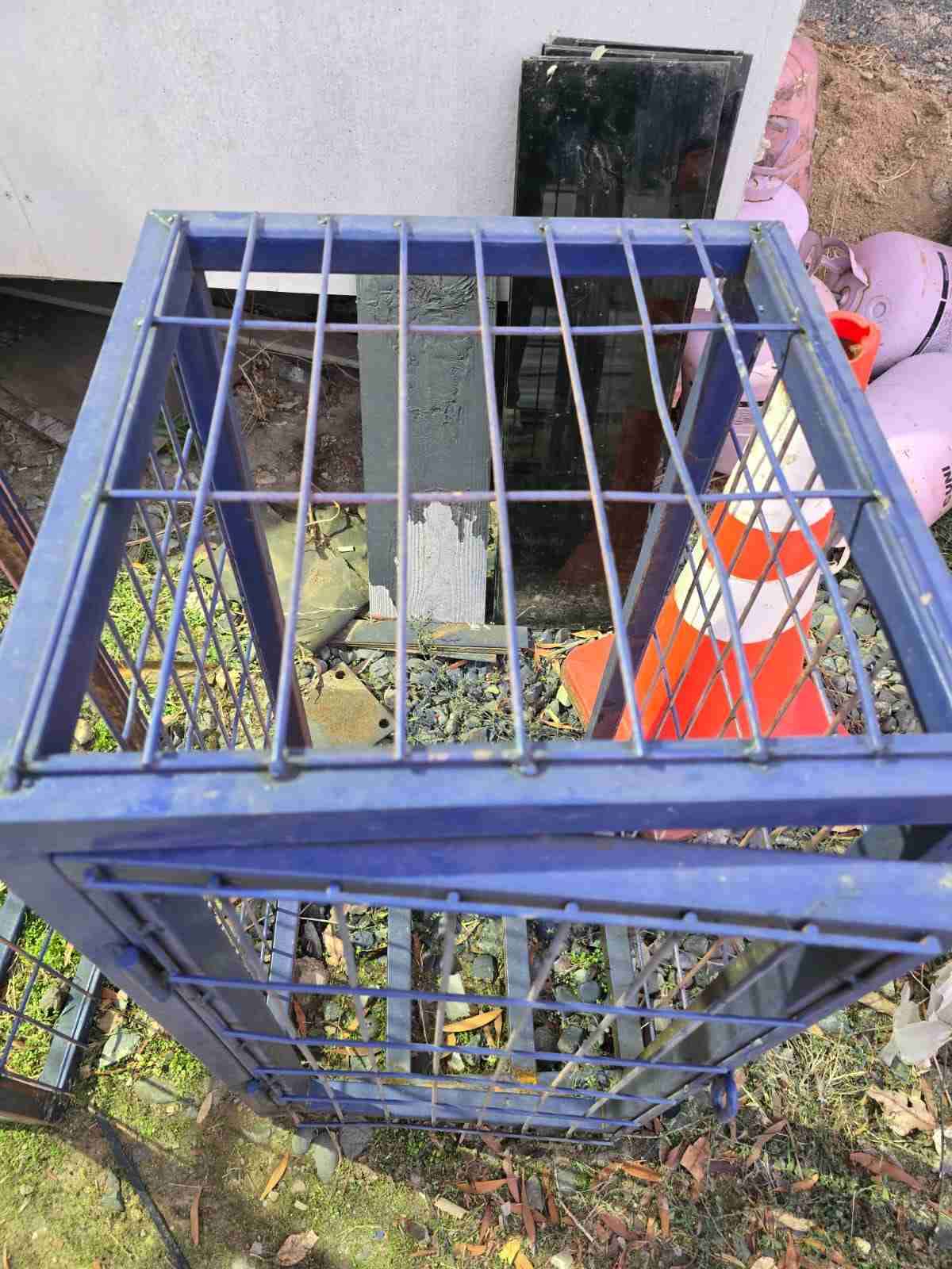 Jaula metálica para cilindros de gas 15kg - miniatura 2