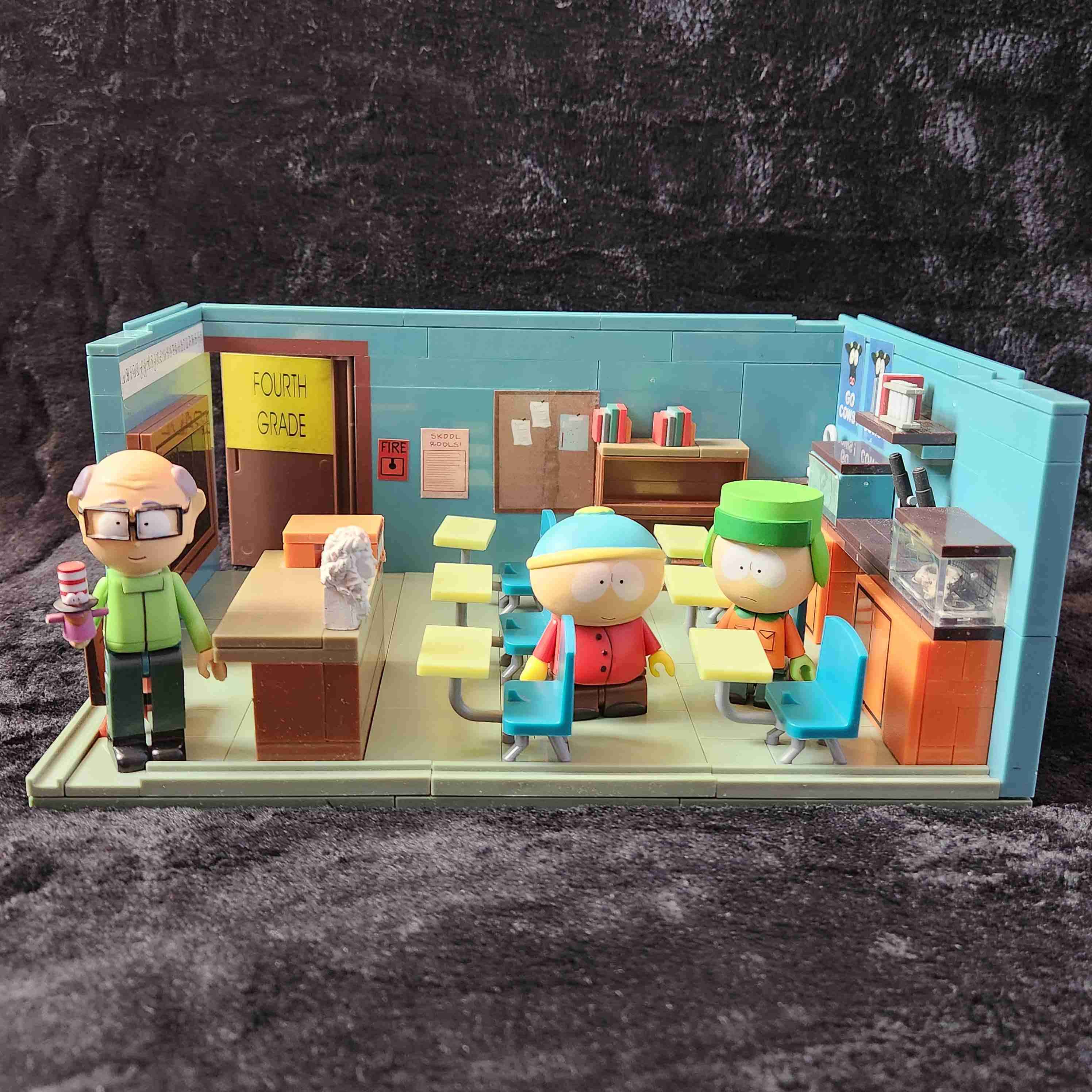 Figuras Mcfarlane south park lego salon de clases