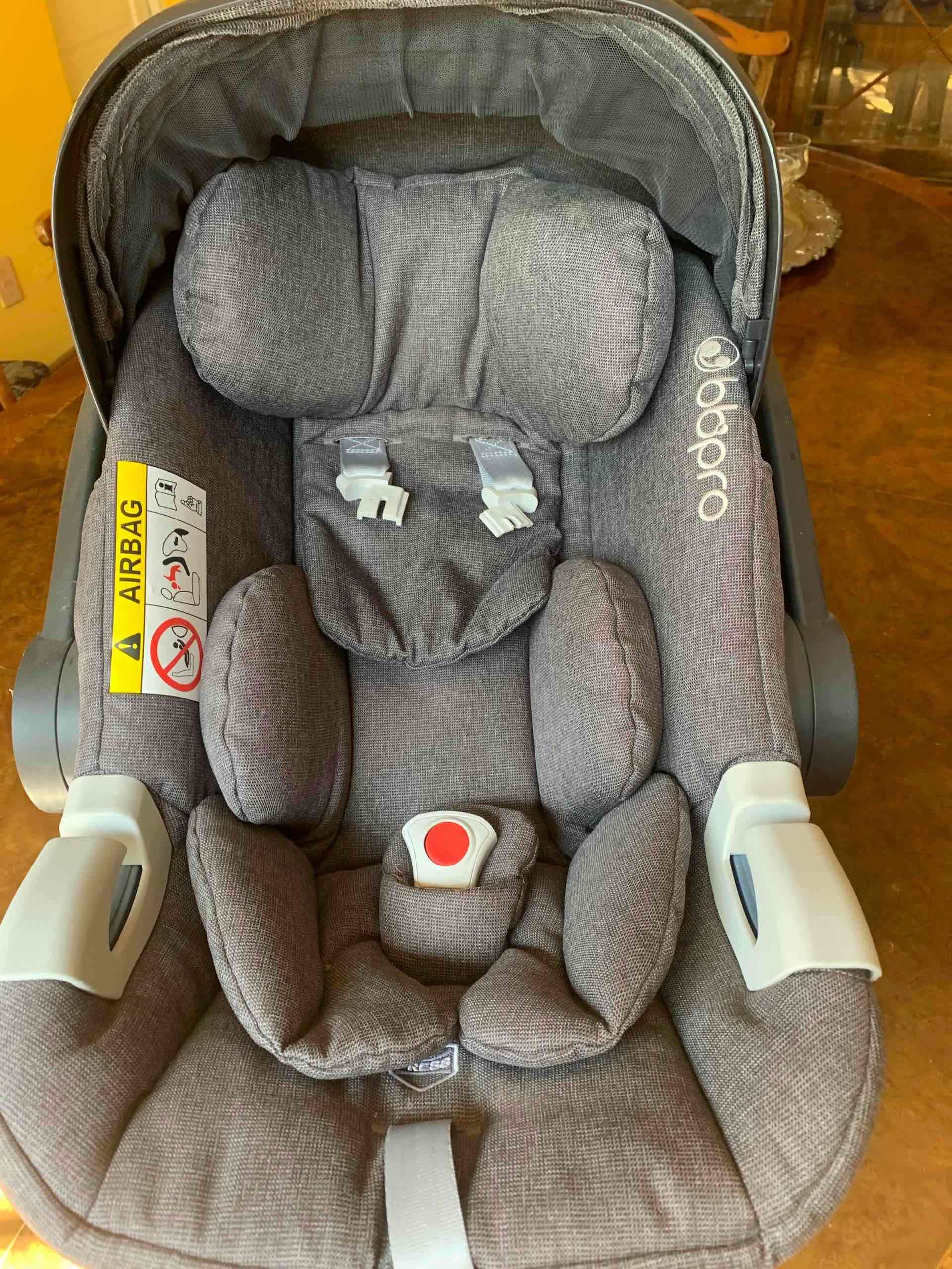 Silla de auto gris para bebé - miniatura 4