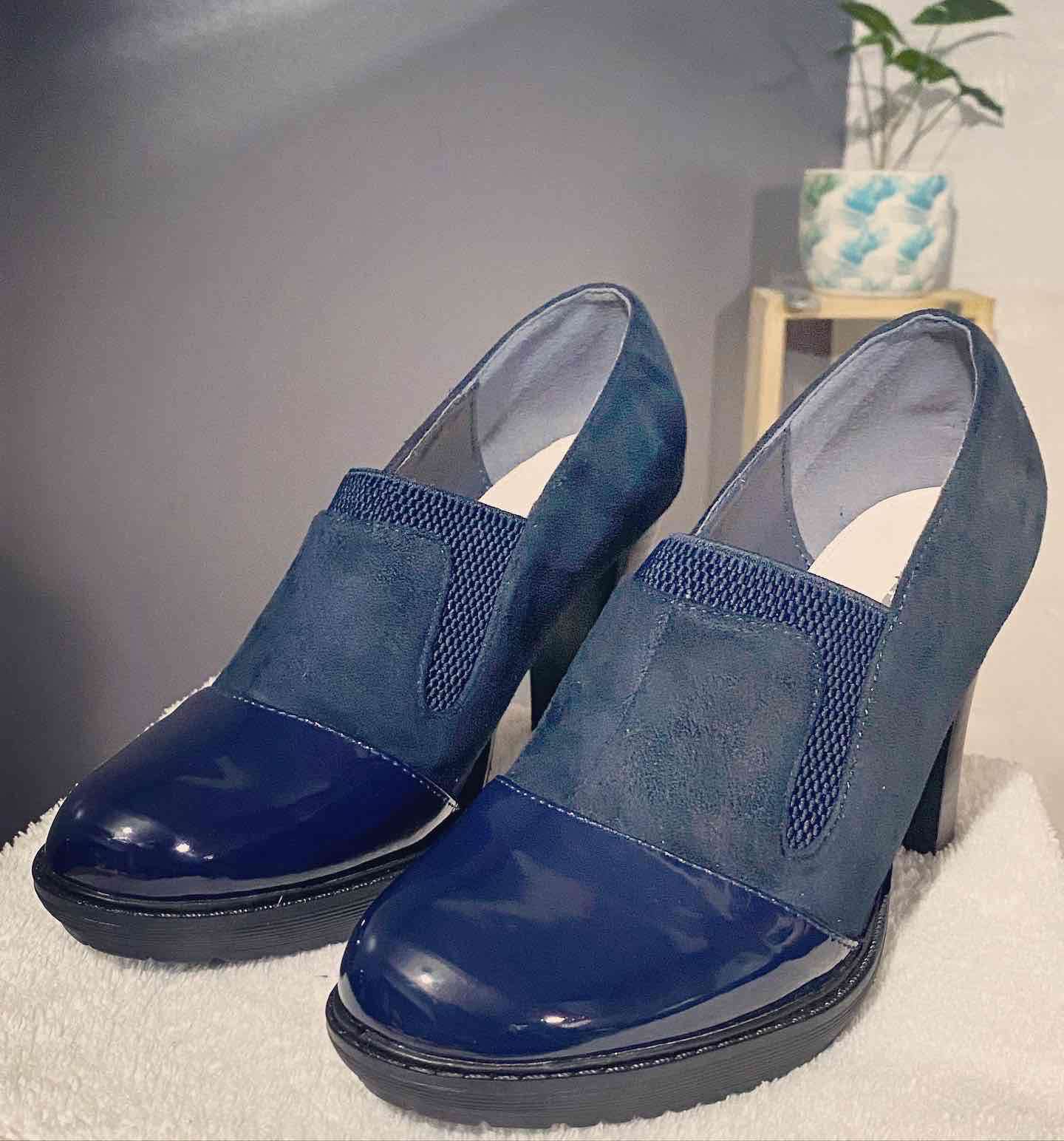 Zapatos de tacón azul