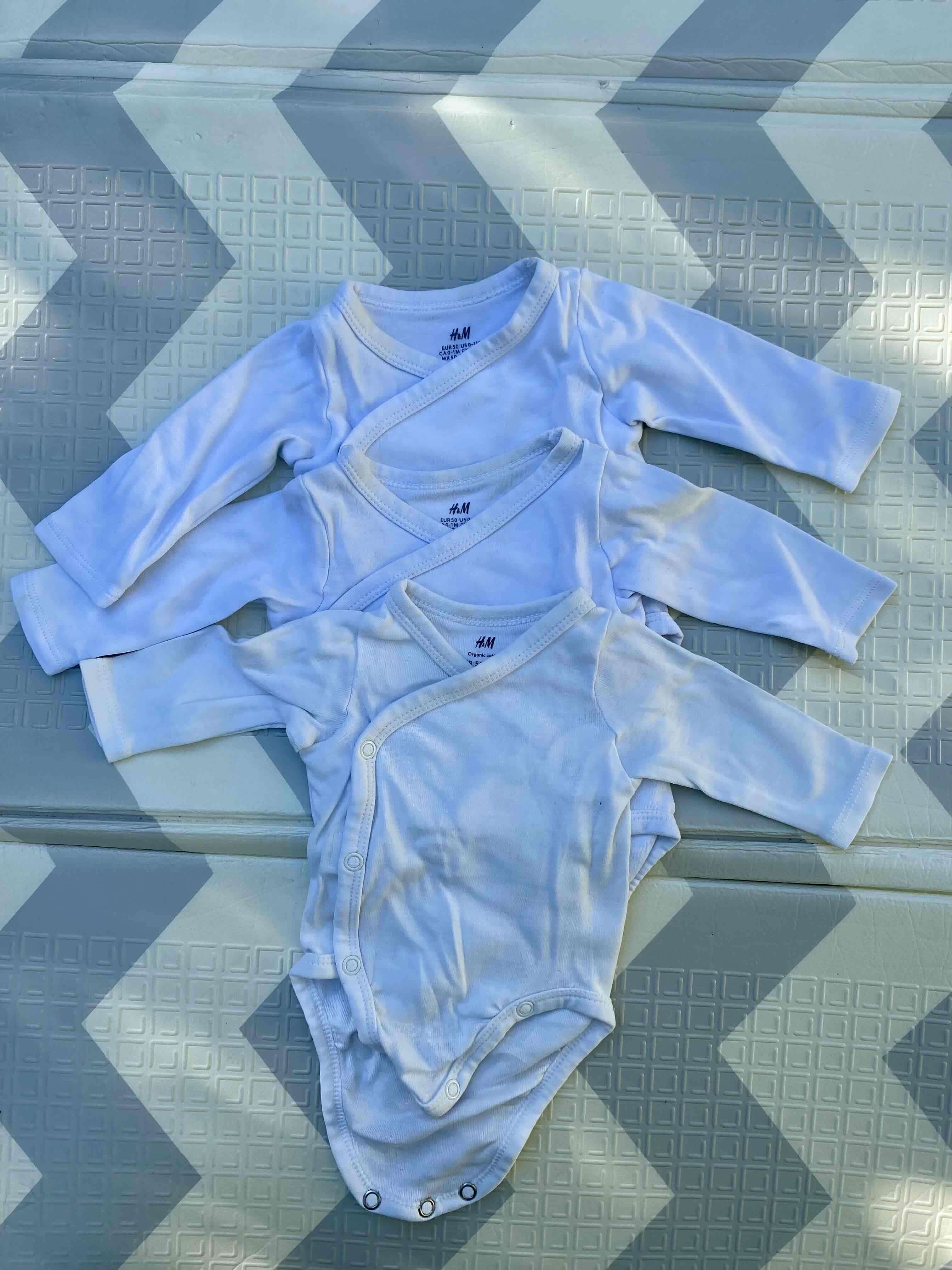 Bodies cruzados de bebé blancos - miniatura 3