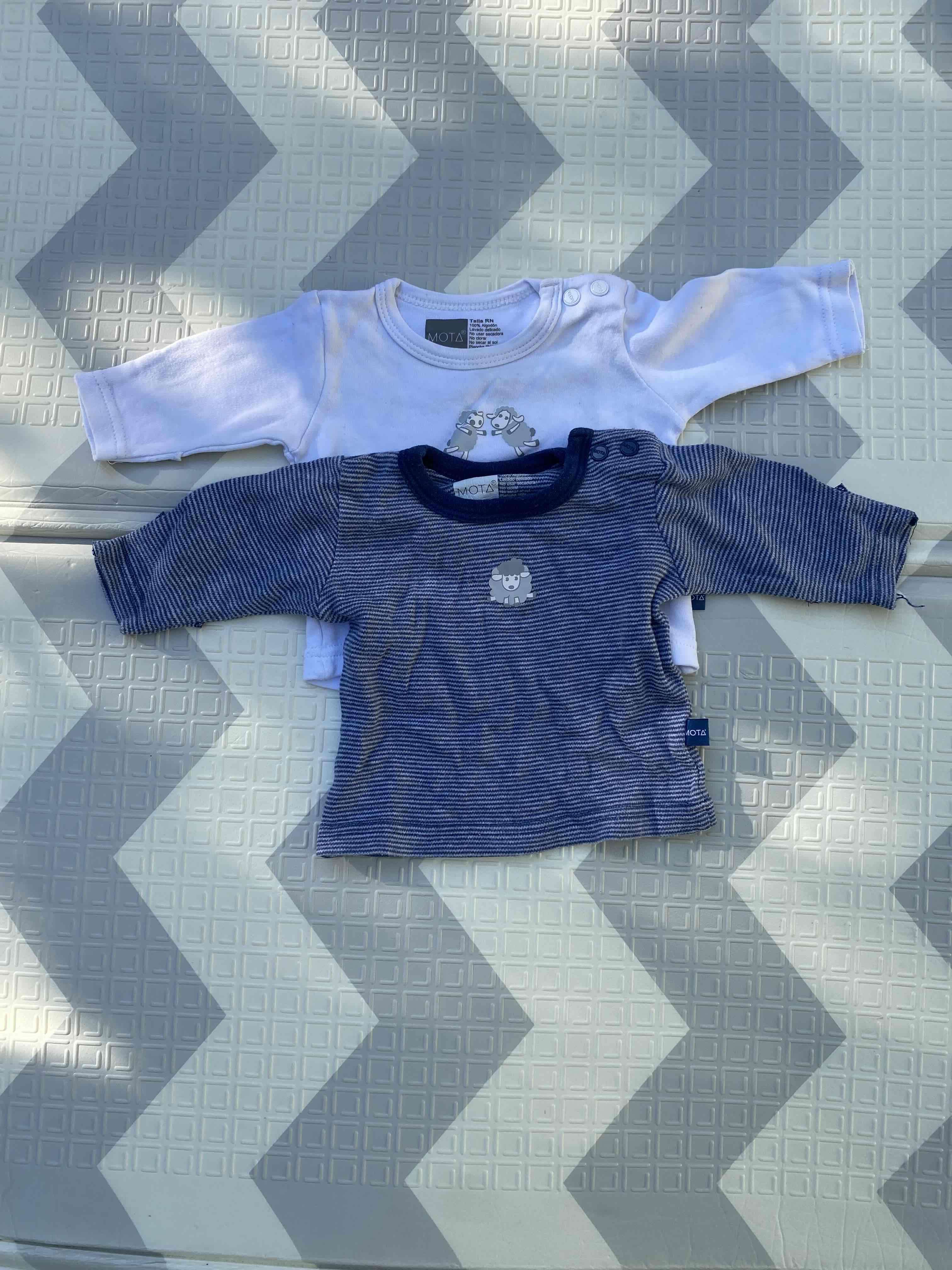 Poleras de bebé a rayas y blancas - miniatura 2