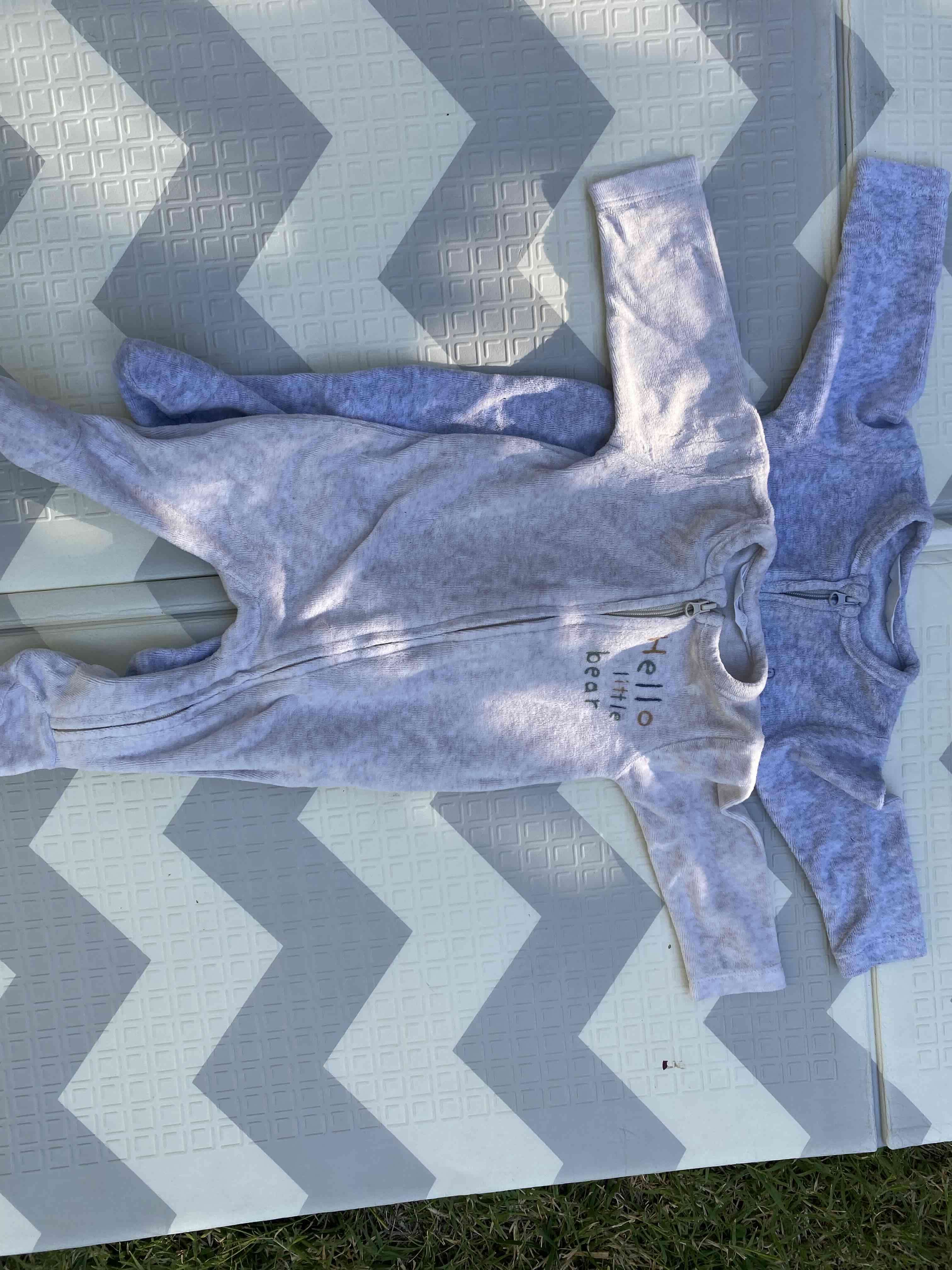 Pijamas de bebé con cierre