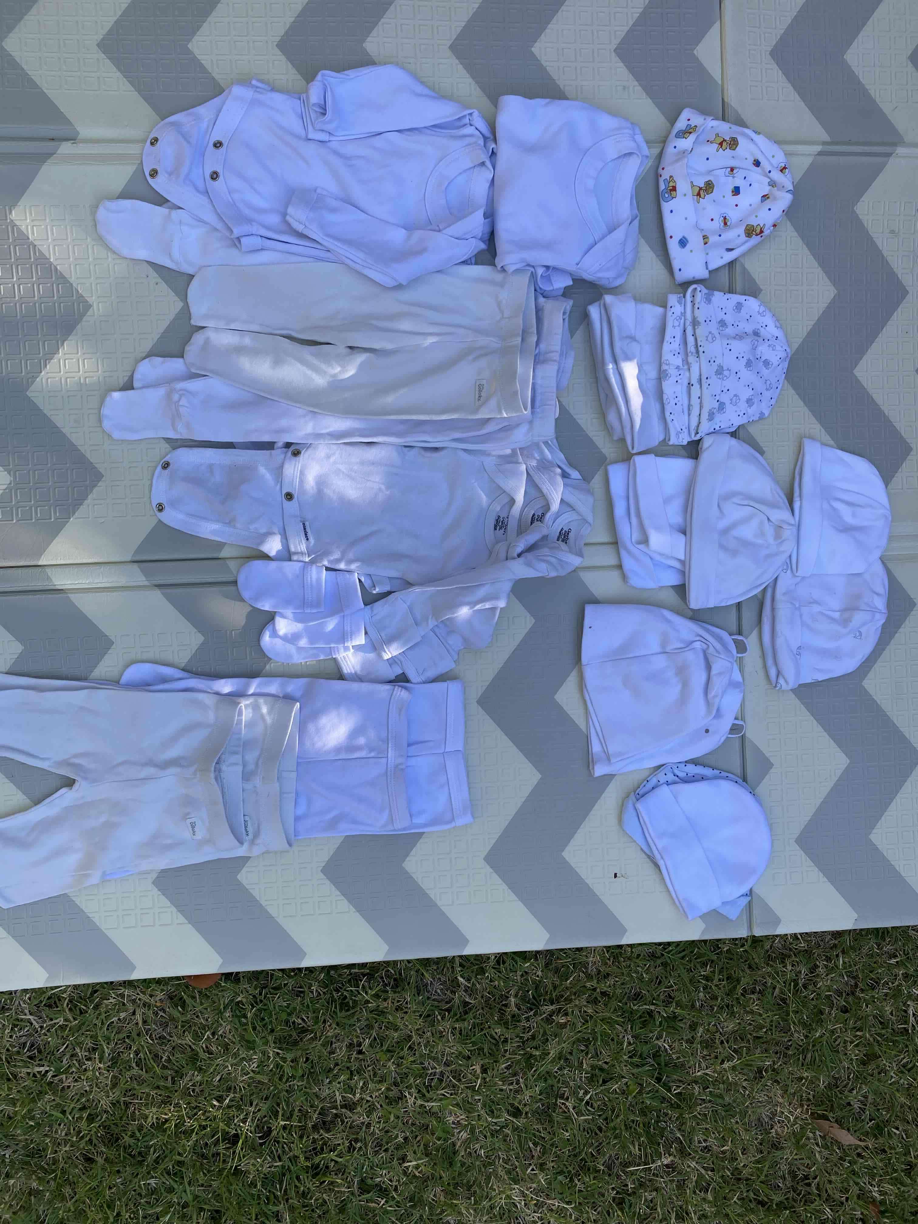 Conjunto de ropa de bebé blanca - 3