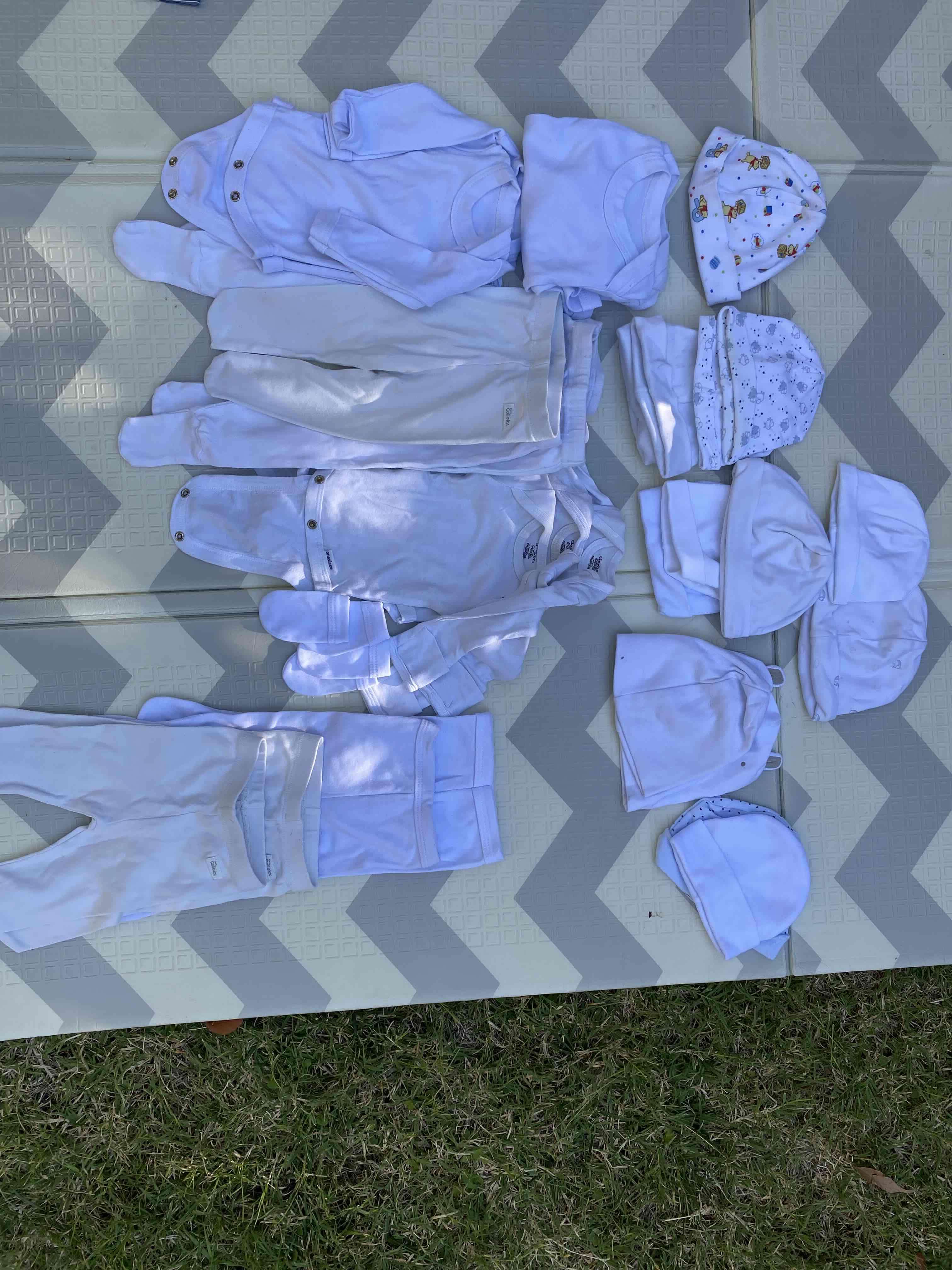 Conjunto de ropa de bebé blanca - 4